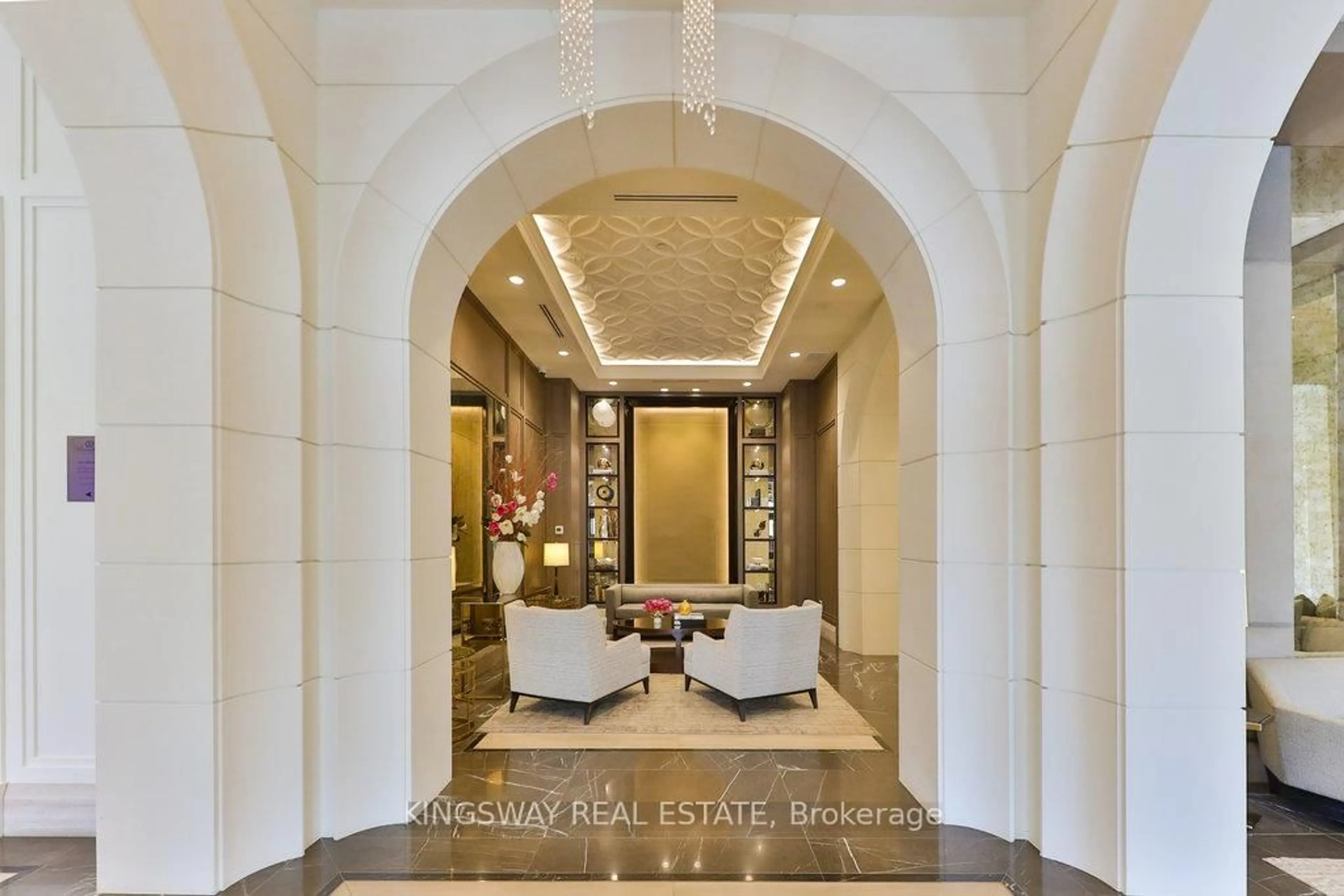 Indoor foyer for 300 Randall St #203, Oakville Ontario L6J 1R1