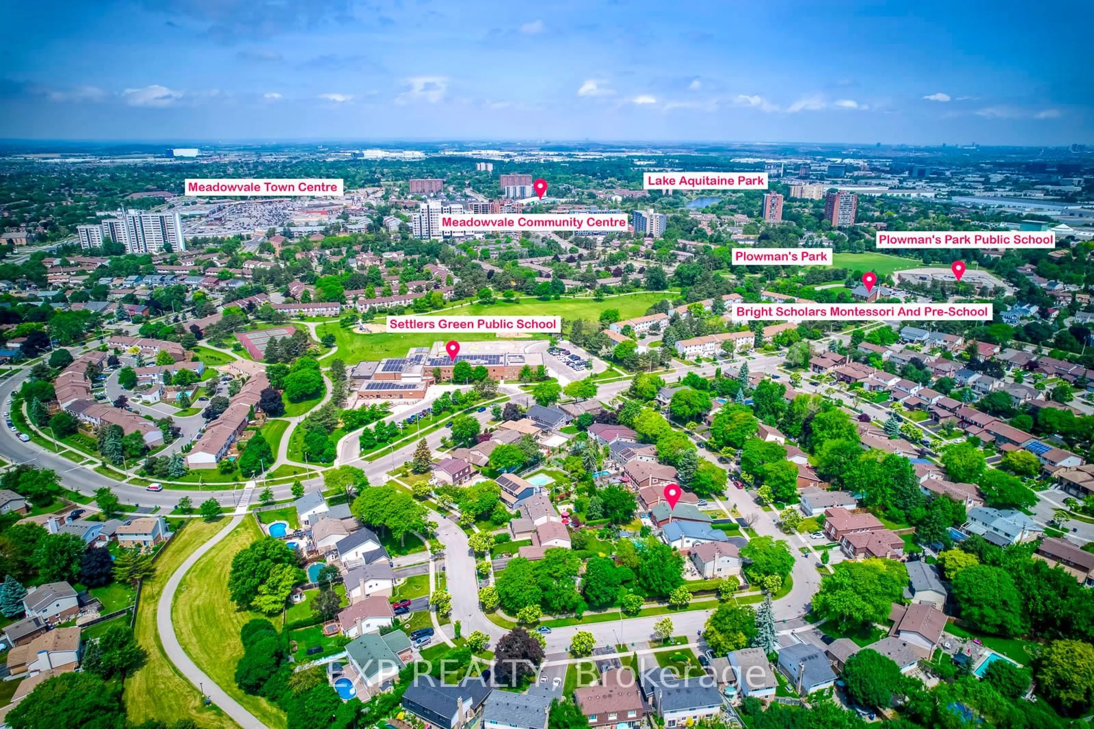A pic from outside/outdoor area/front of a property/back of a property/a pic from drone, unknown for 6330 Lorca Cres, Mississauga Ontario L5N 2J4