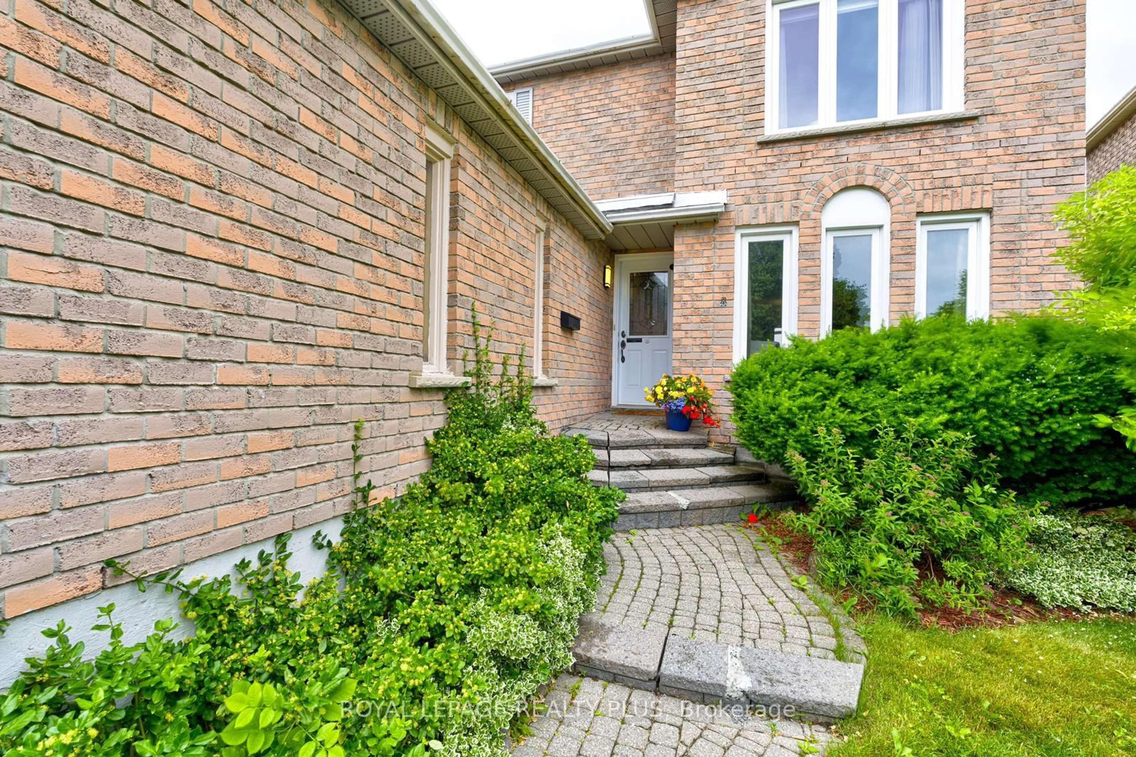 Home with brick exterior material, street for 3260 BETHUNE Rd, Mississauga Ontario L5L 4P8