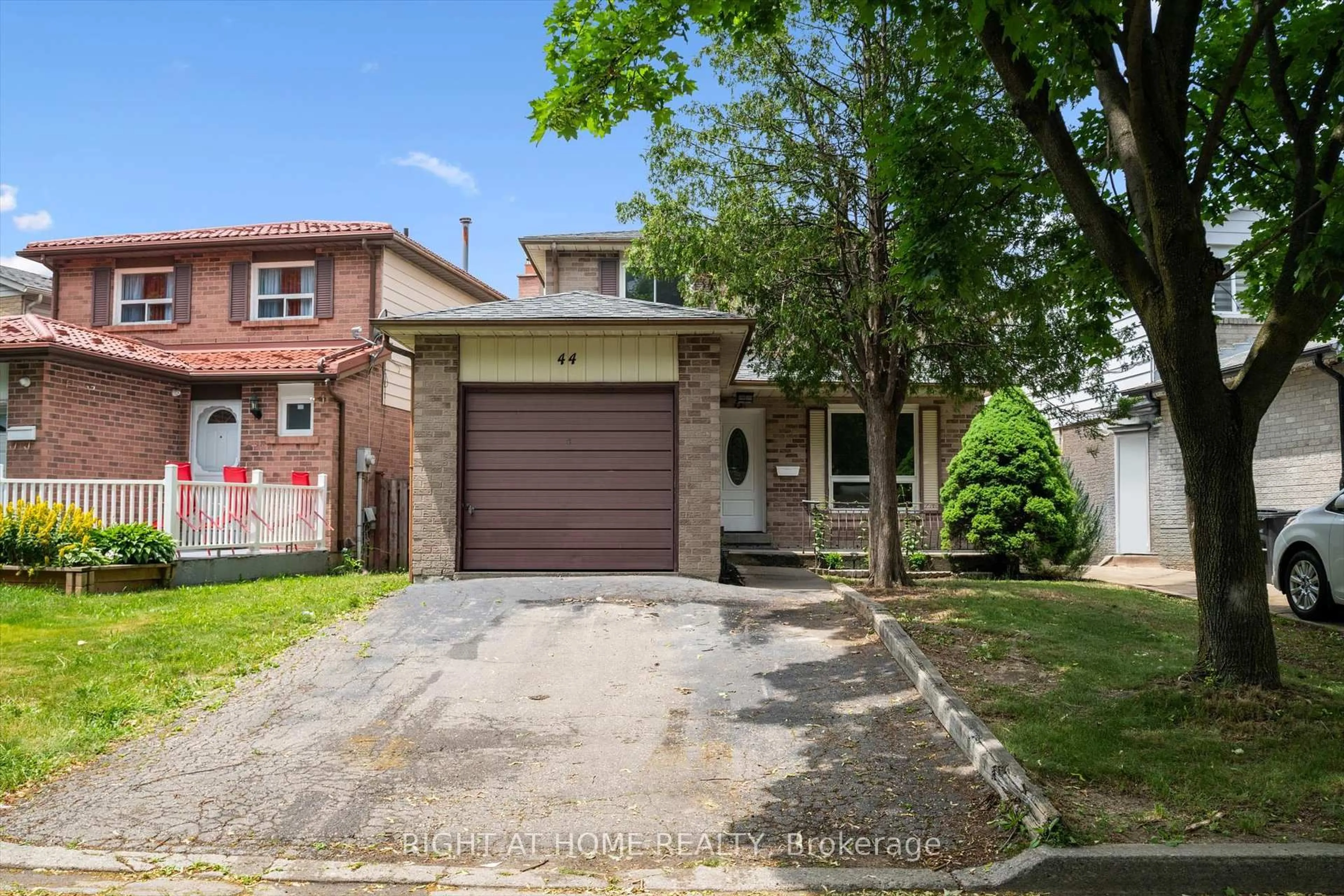 Unknown for 44 Autumn Glen Circ, Toronto Ontario M9W 6C3