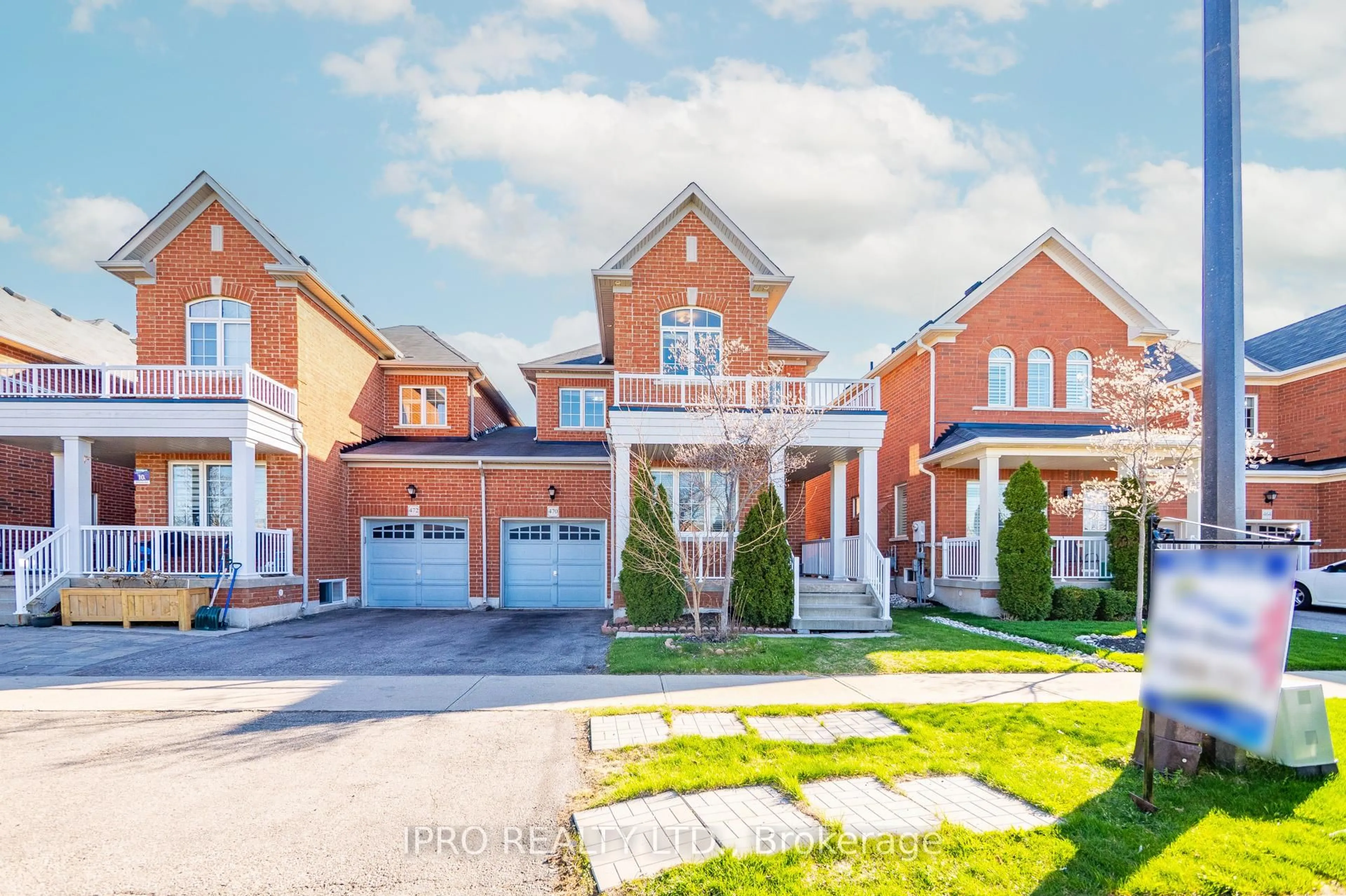 Home with brick exterior material, street for 470 Savoline Blvd, Milton Ontario L9T 7X3
