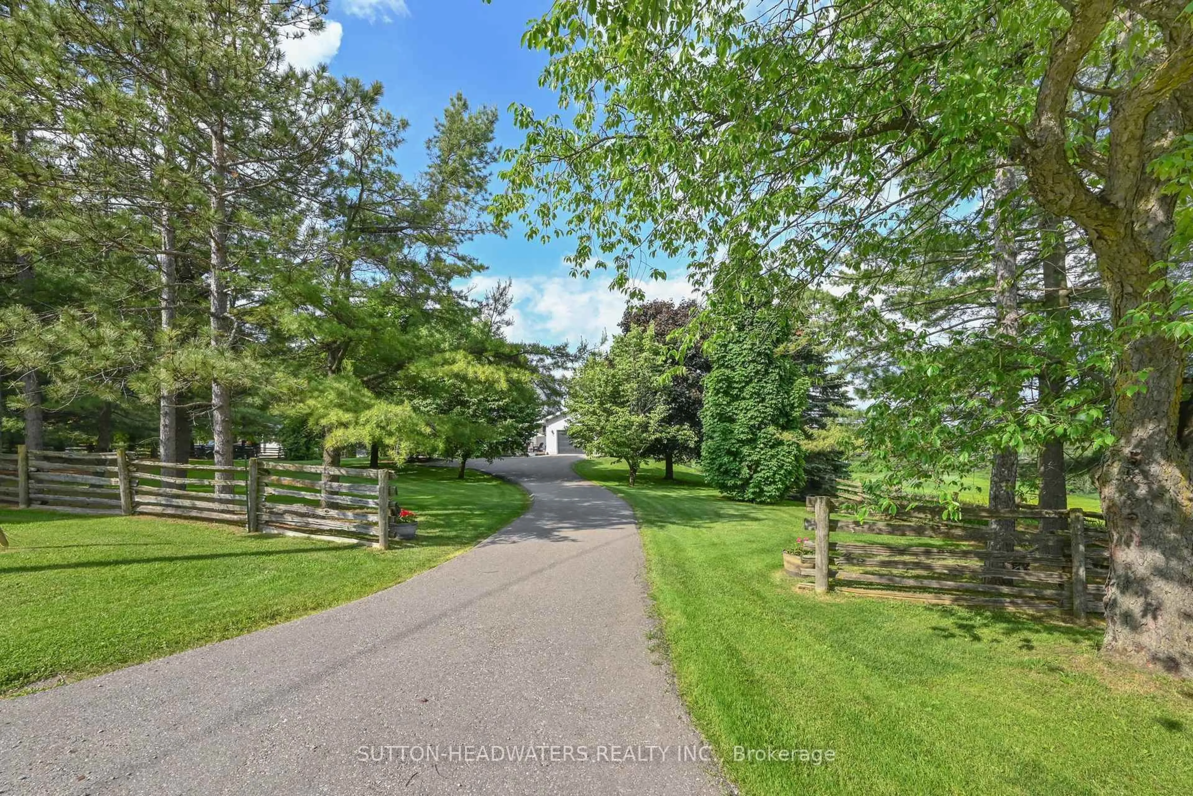 A pic from outside/outdoor area/front of a property/back of a property/a pic from drone, unknown for 20095 Winston Churchill Blvd, Caledon Ontario L7K 1J7