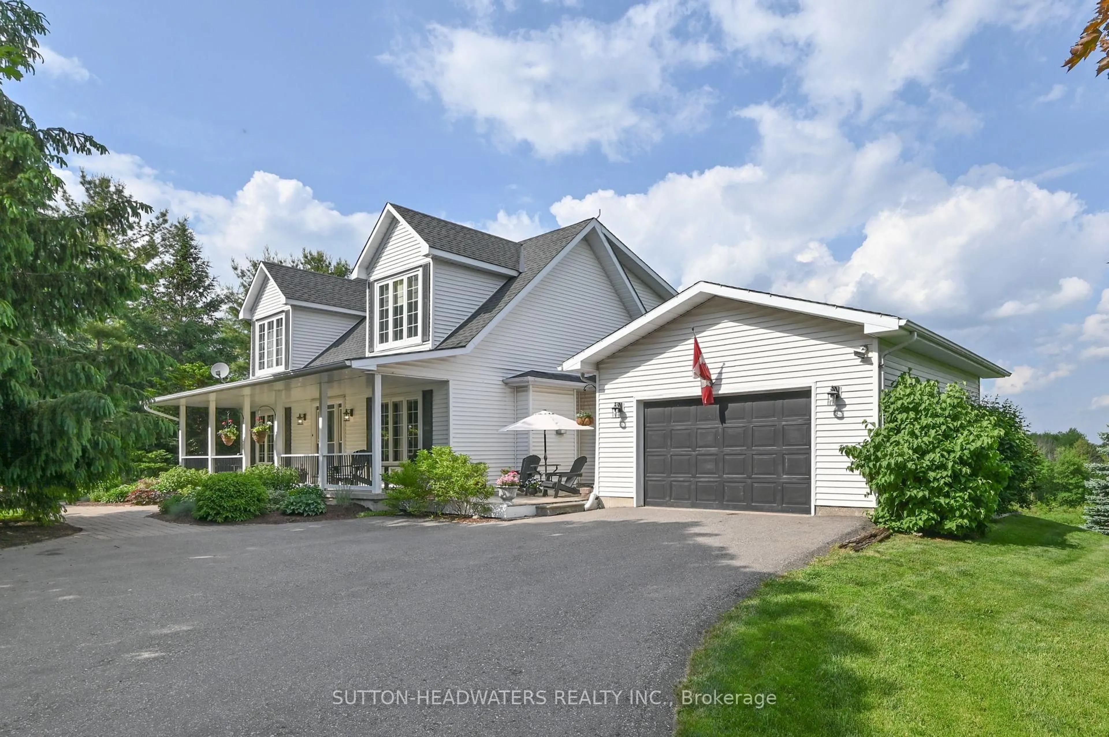 Home with vinyl exterior material, street for 20095 Winston Churchill Blvd, Caledon Ontario L7K 1J7