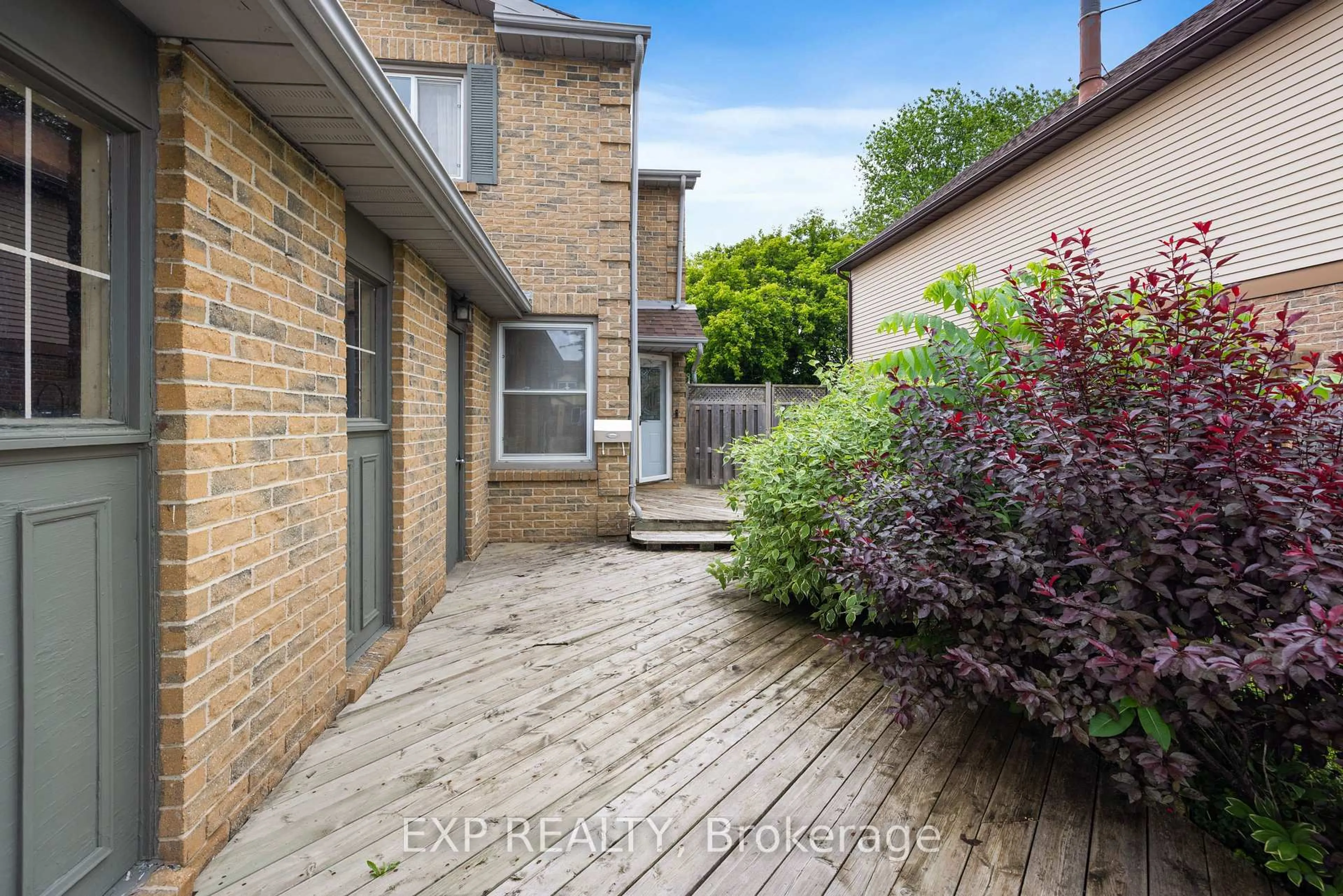 Patio, street for 578 Laurier Ave, Milton Ontario L9T 4G8