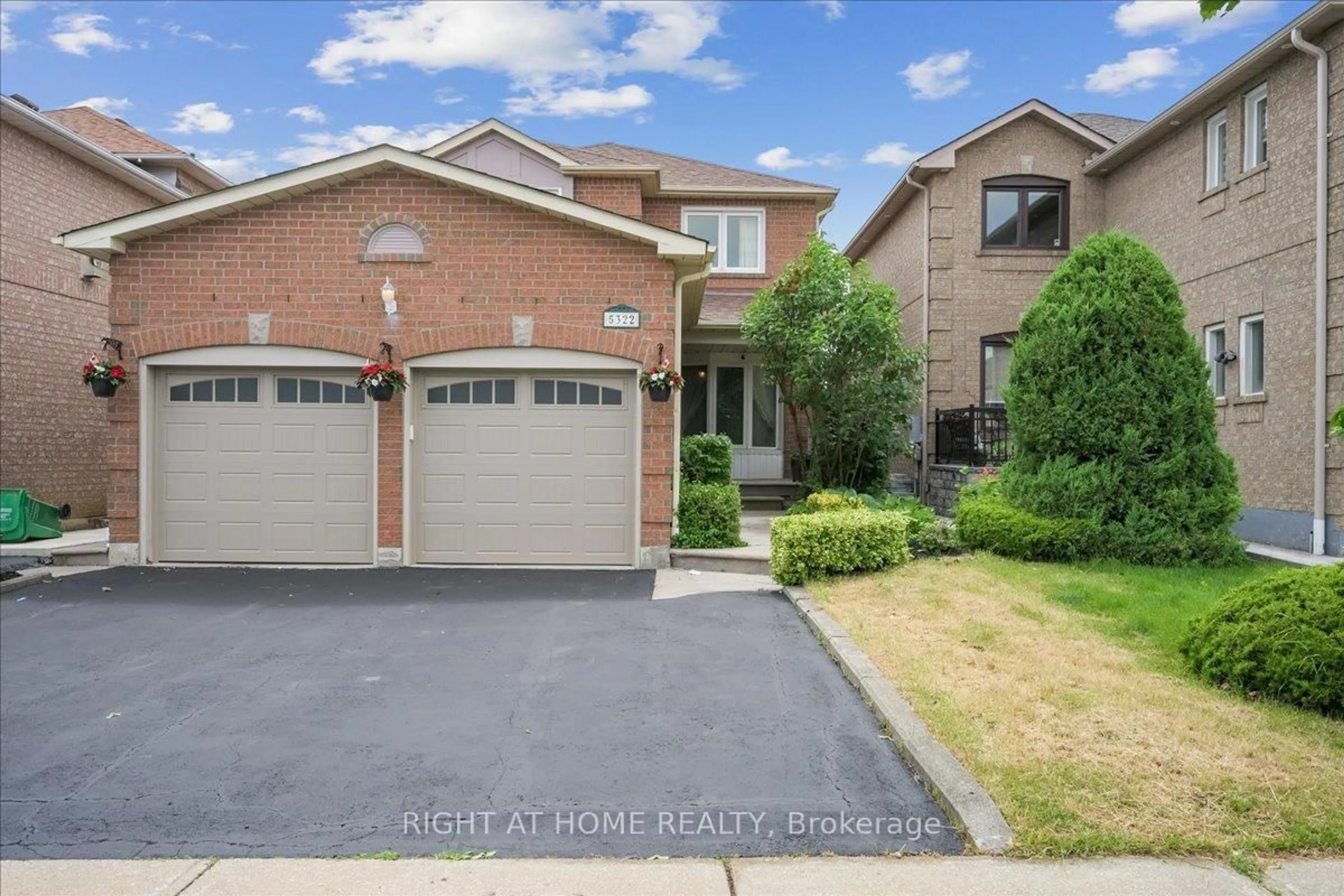 Home with brick exterior material, street for 5322 Lismic Blvd, Mississauga Ontario L5V 1P5