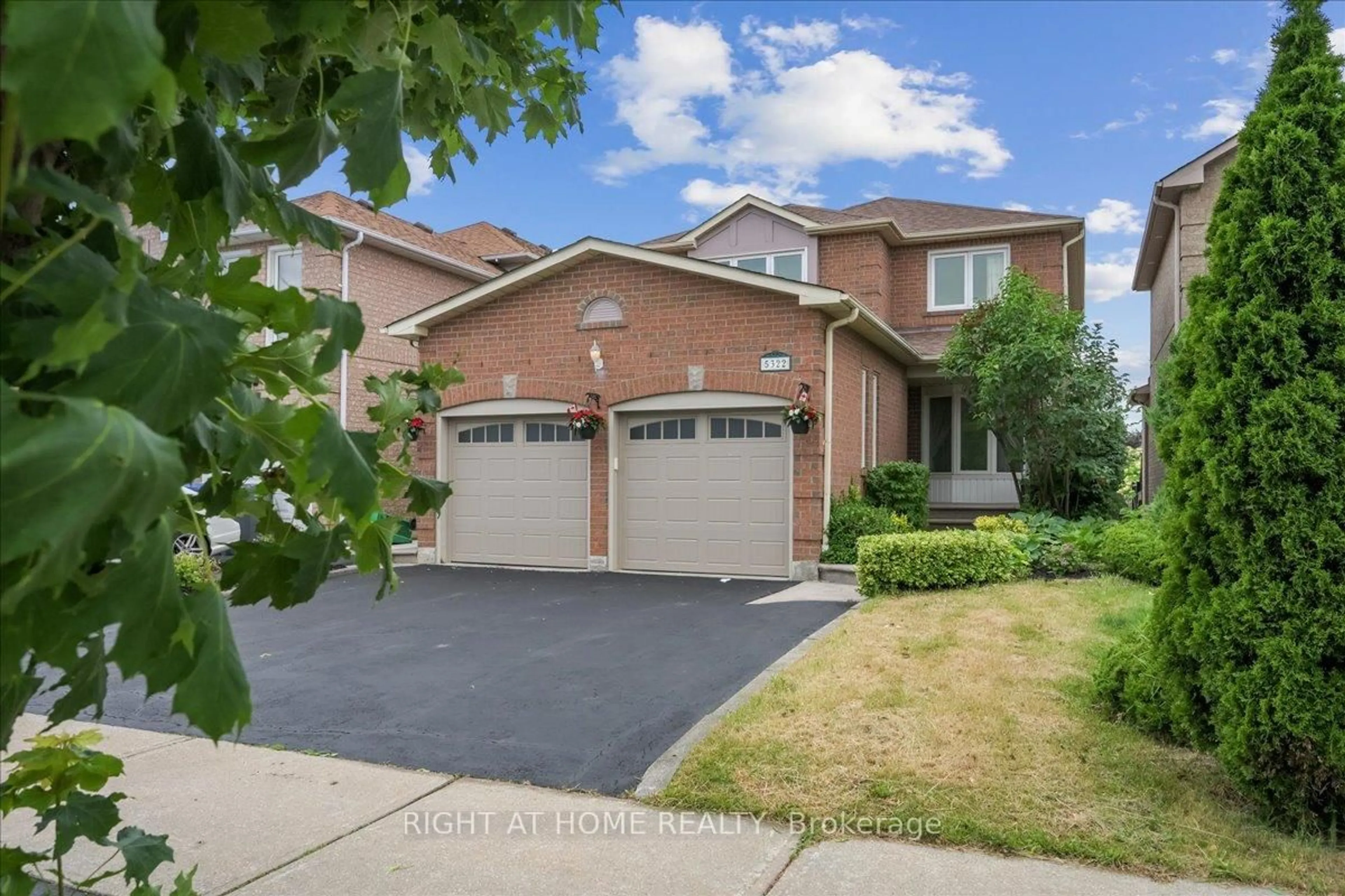 Home with brick exterior material, street for 5322 Lismic Blvd, Mississauga Ontario L5V 1P5