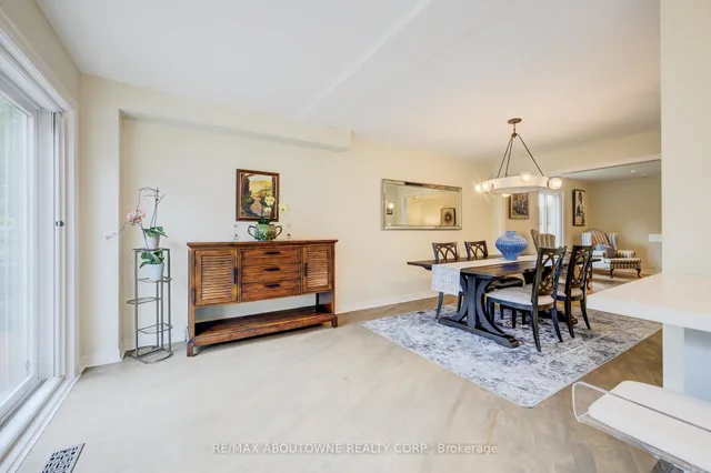 Additional property image - 399 RAVINEVIEW Way