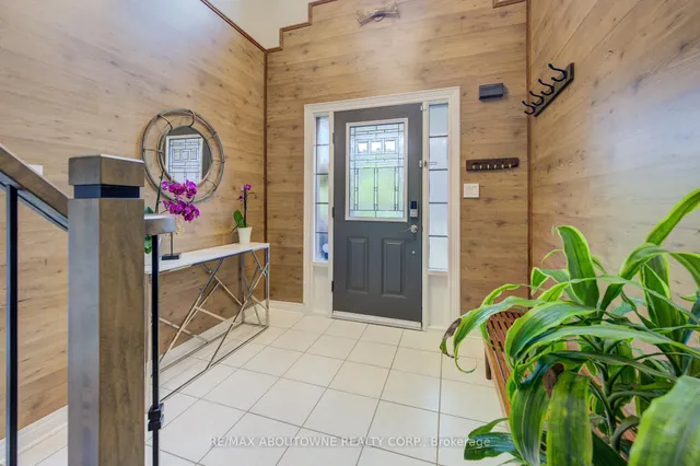 Additional property image - 399 RAVINEVIEW Way