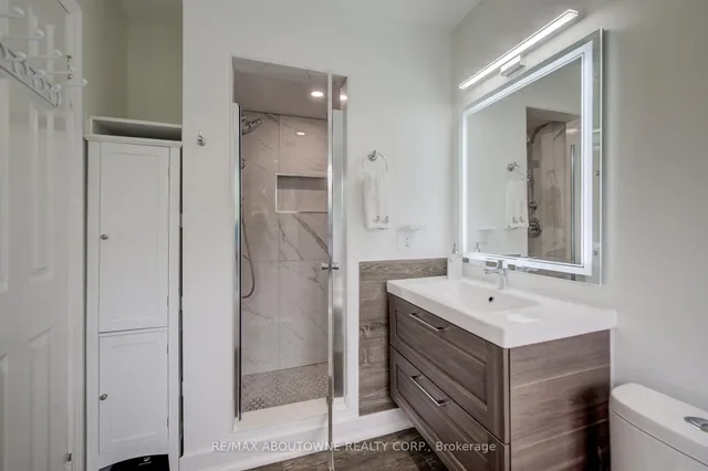 Additional property image - 399 RAVINEVIEW Way