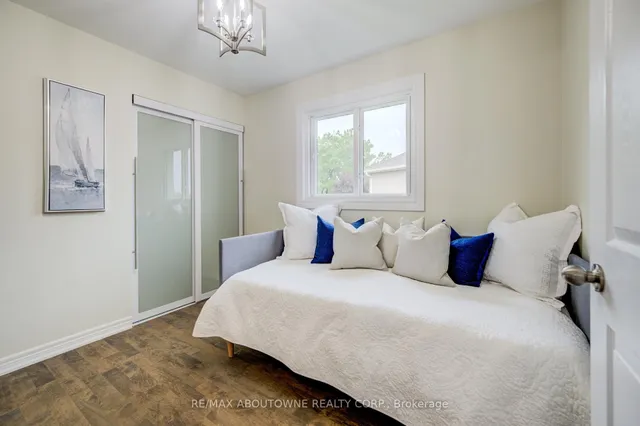 Additional property image - 399 RAVINEVIEW Way