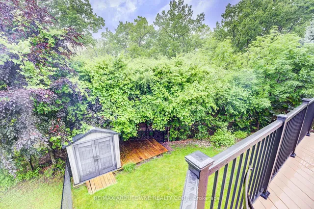 Additional property image - 399 RAVINEVIEW Way