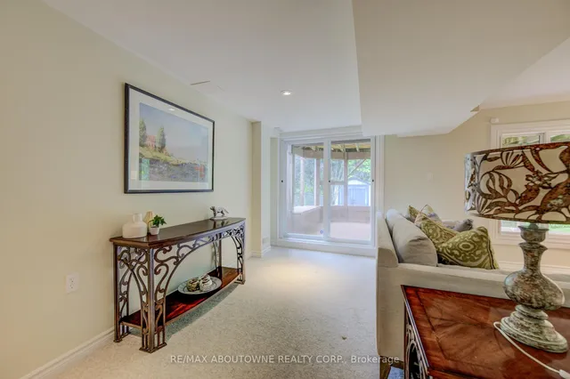 Additional property image - 399 RAVINEVIEW Way