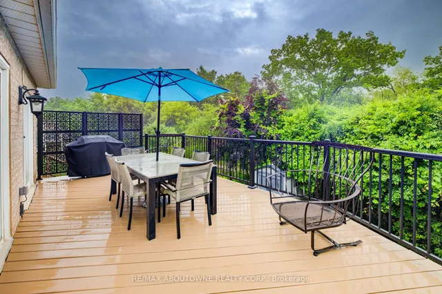 Additional property image - 399 RAVINEVIEW Way