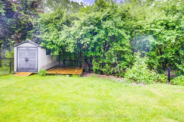Additional property image - 399 RAVINEVIEW Way