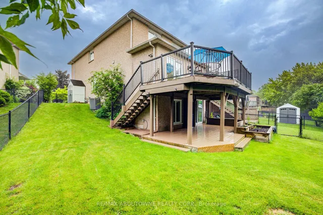 Additional property image - 399 RAVINEVIEW Way