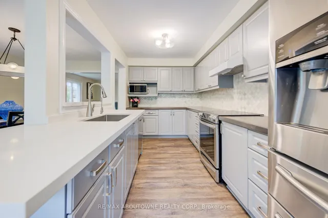 Additional property image - 399 RAVINEVIEW Way