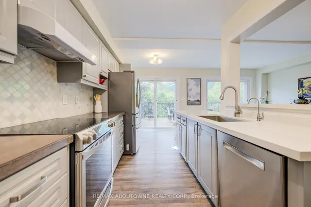Additional property image - 399 RAVINEVIEW Way