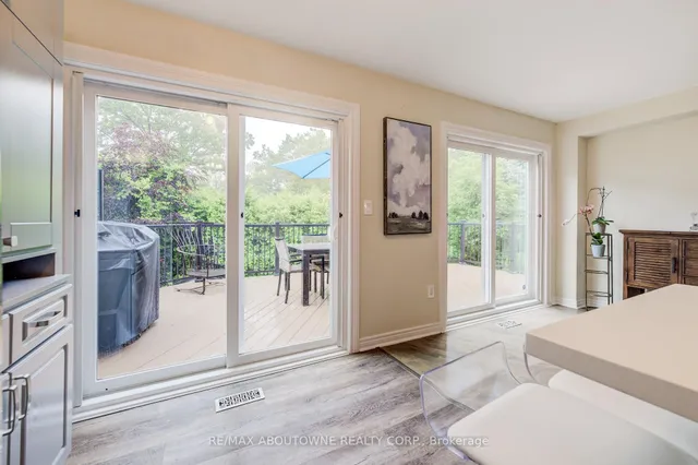 Additional property image - 399 RAVINEVIEW Way
