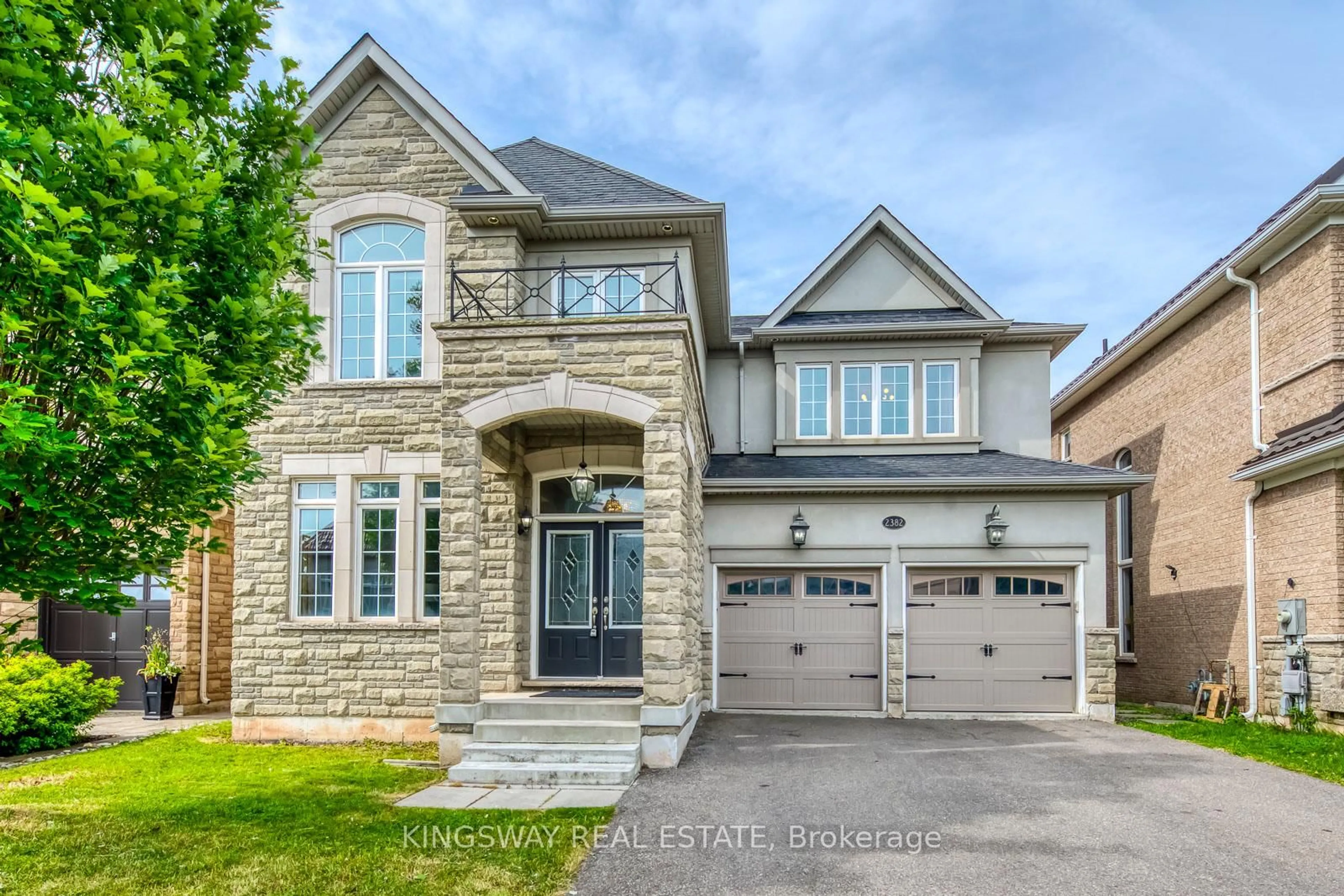 Home with brick exterior material, street for 2382 Millstone Dr, Oakville Ontario L6M 0K6