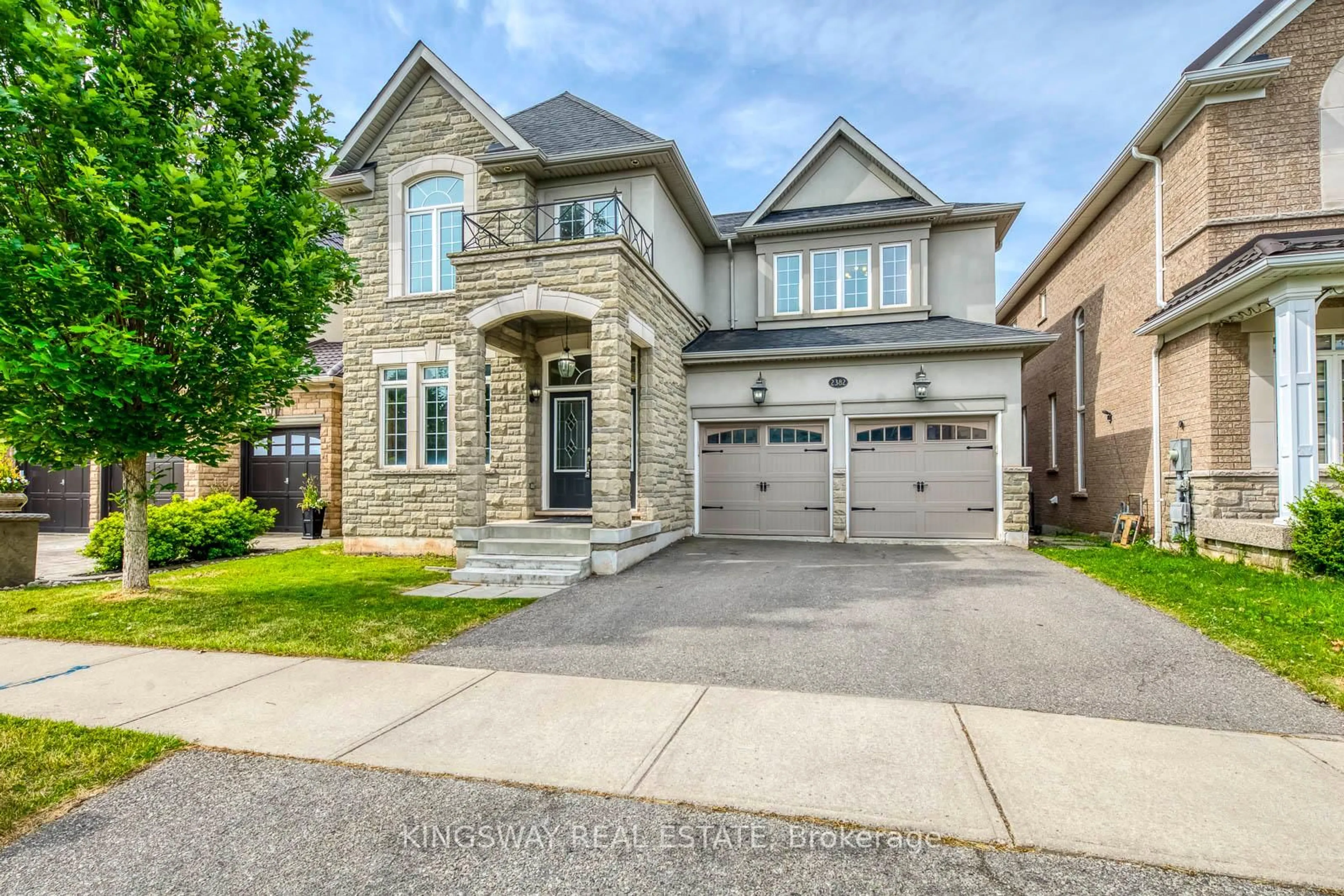 Home with brick exterior material, street for 2382 Millstone Dr, Oakville Ontario L6M 0K6