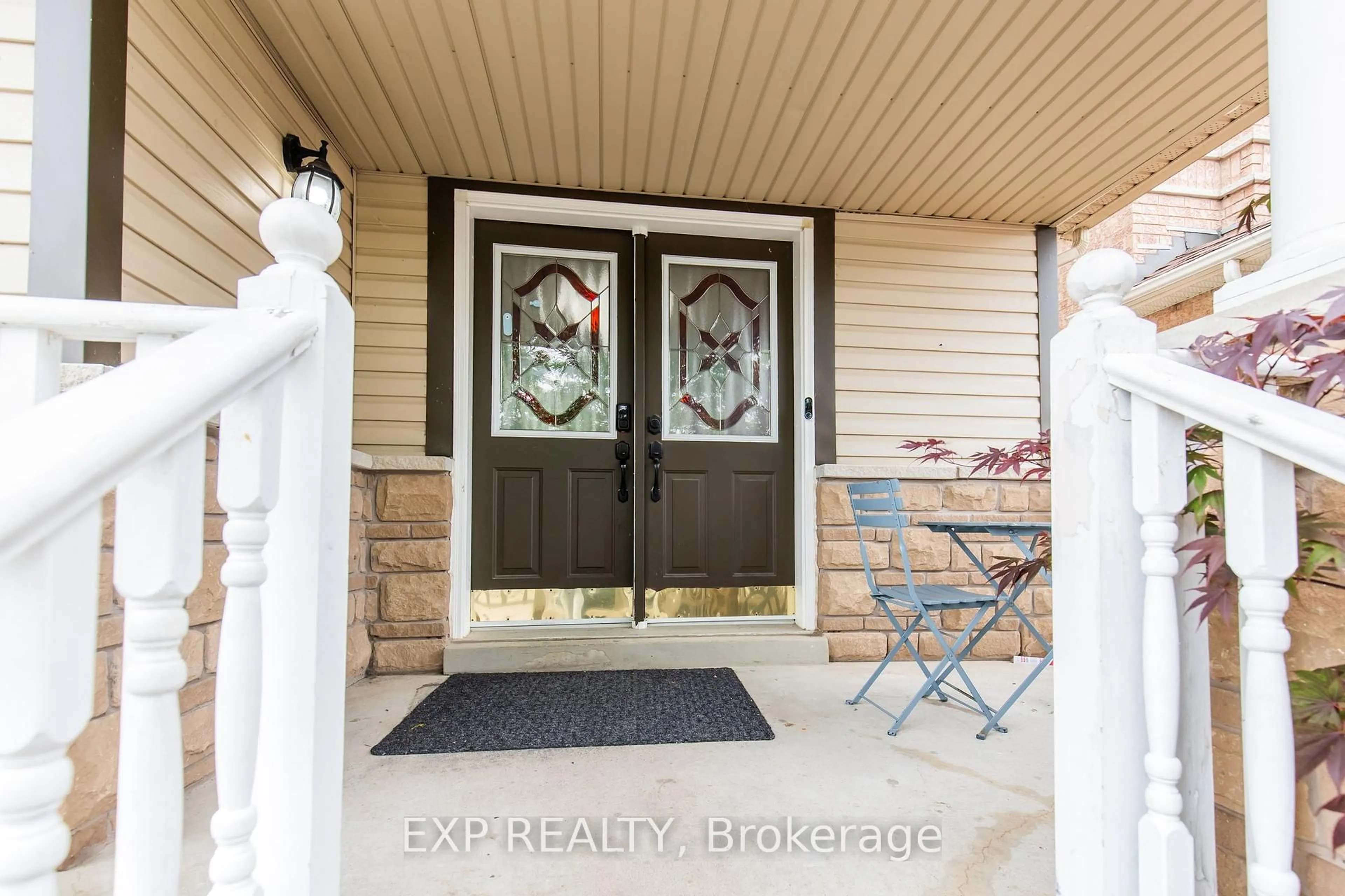 Indoor entryway for 334 Van Kirk Dr, Brampton Ontario L7A 1V5