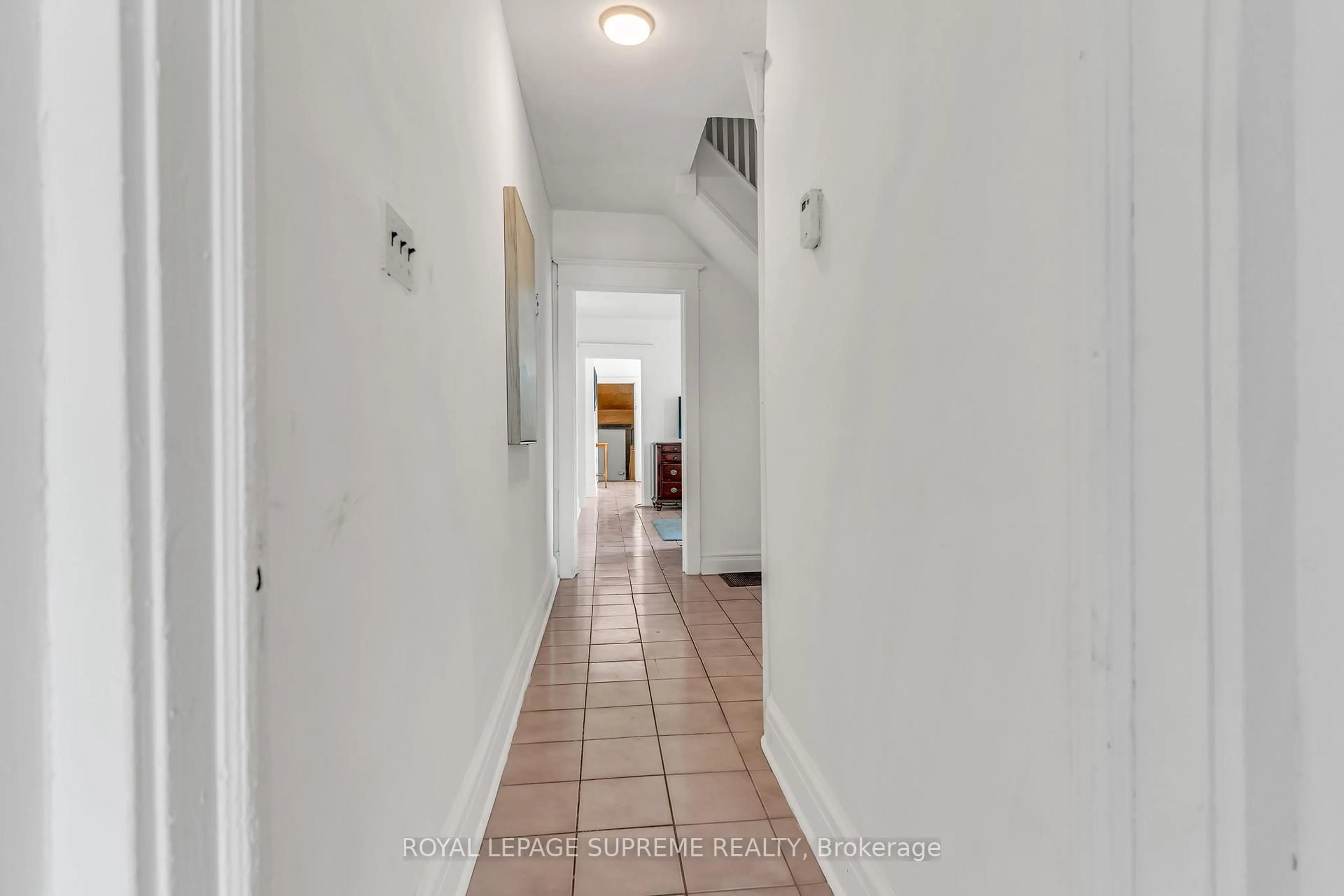 Indoor entryway for 191 Emerson Ave, Toronto Ontario M6H 3T7