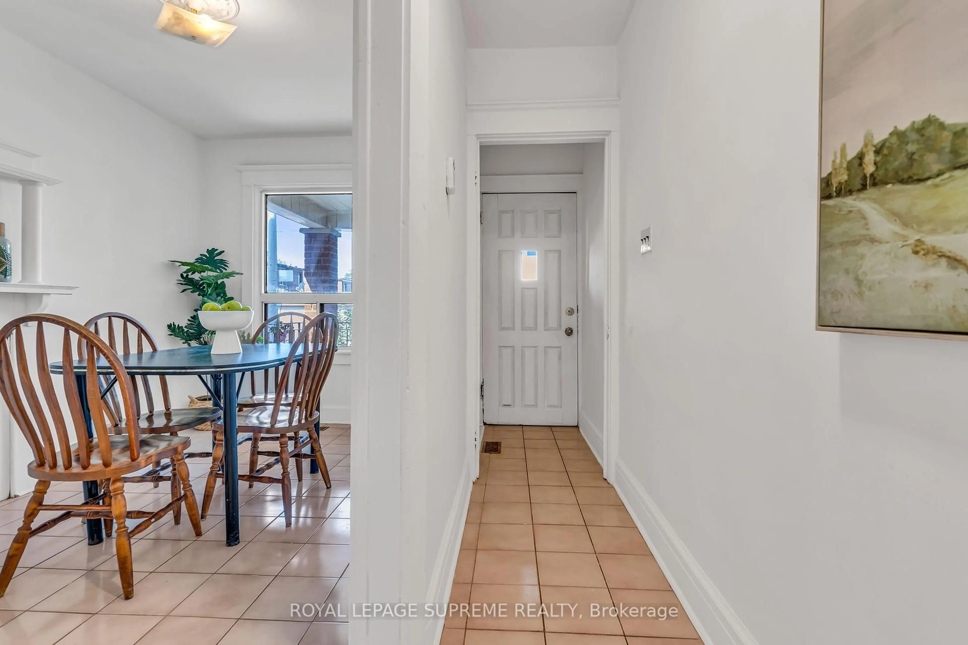 Indoor entryway for 191 Emerson Ave, Toronto Ontario M6H 3T7