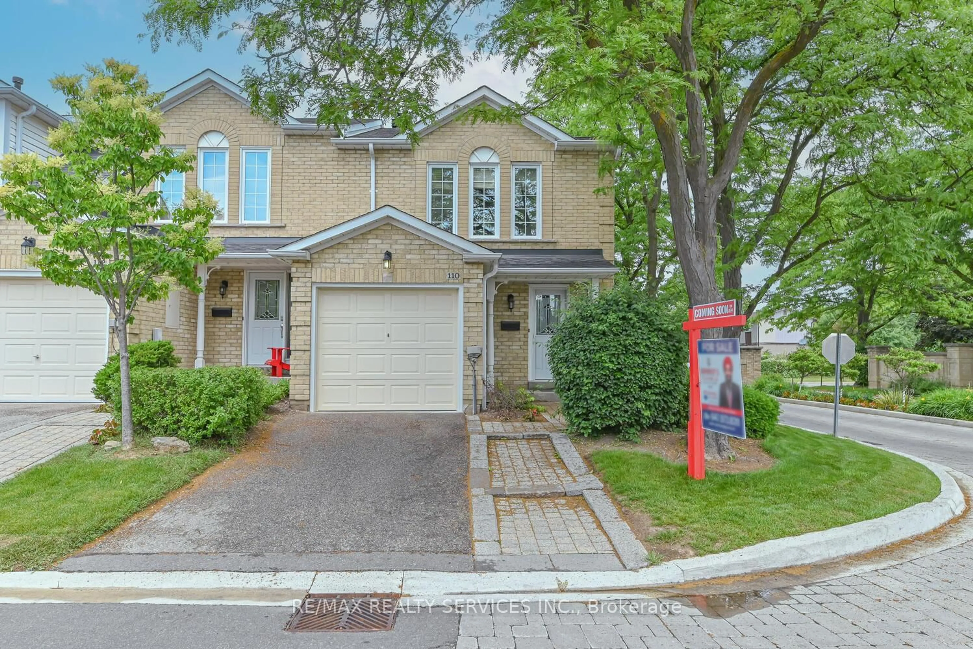 Home with brick exterior material, street for 110 Heathcliffe Sq #6, Brampton Ontario L6S 5R1