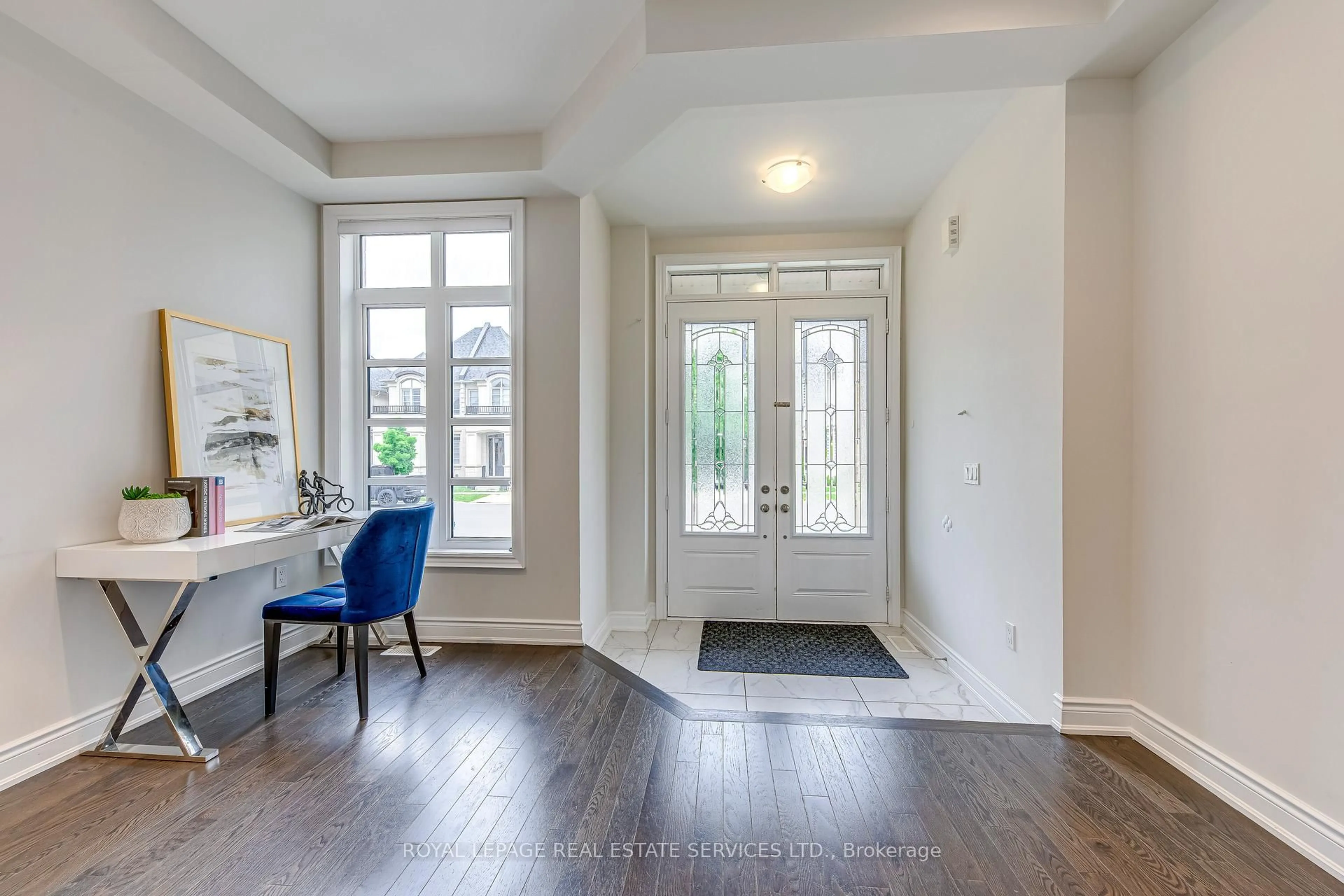Indoor entryway for 3234 Post Rd, Oakville Ontario L6H 7C5