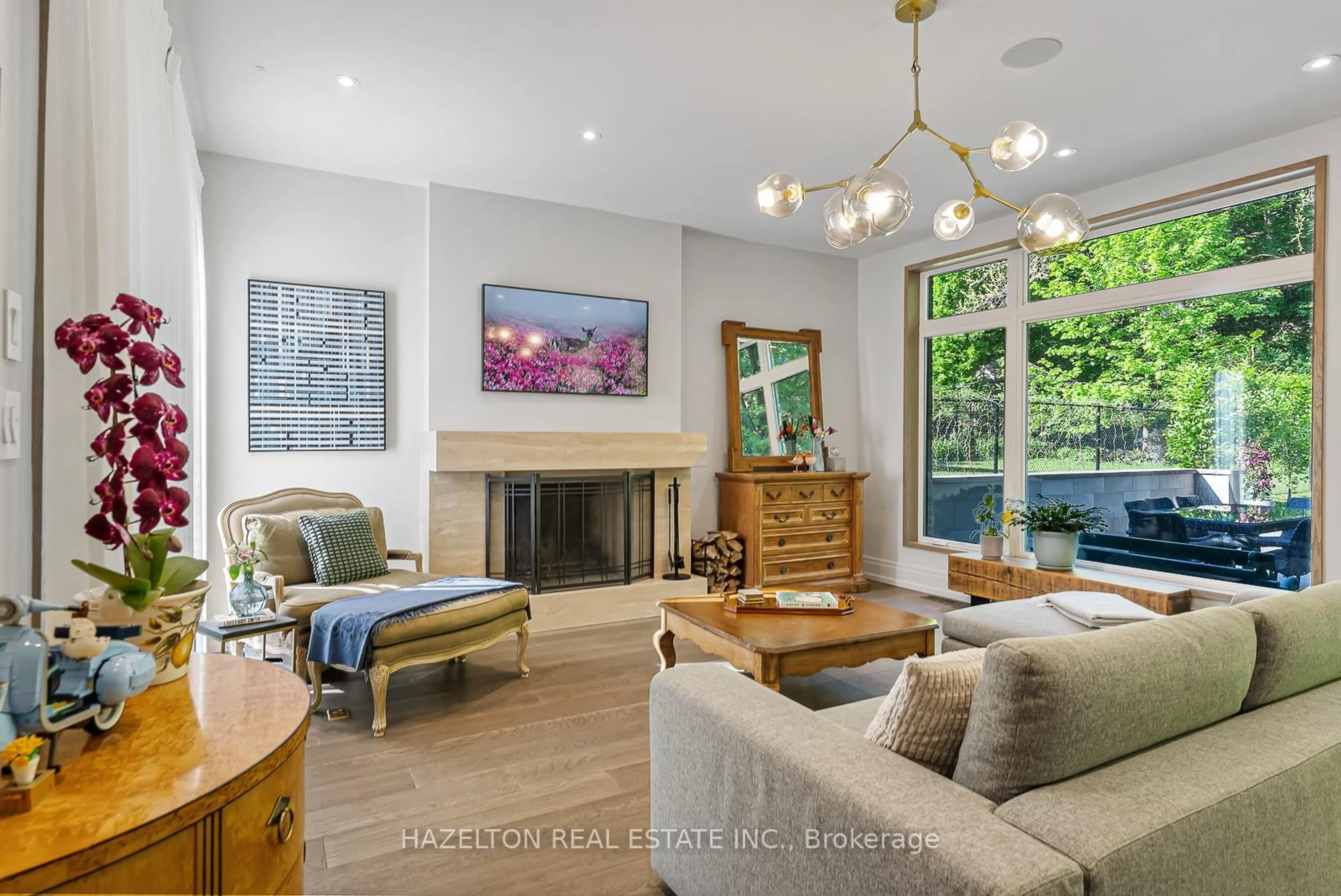Living room with furniture, unknown for 35 Worthington Cres, Toronto Ontario M6S 3P5
