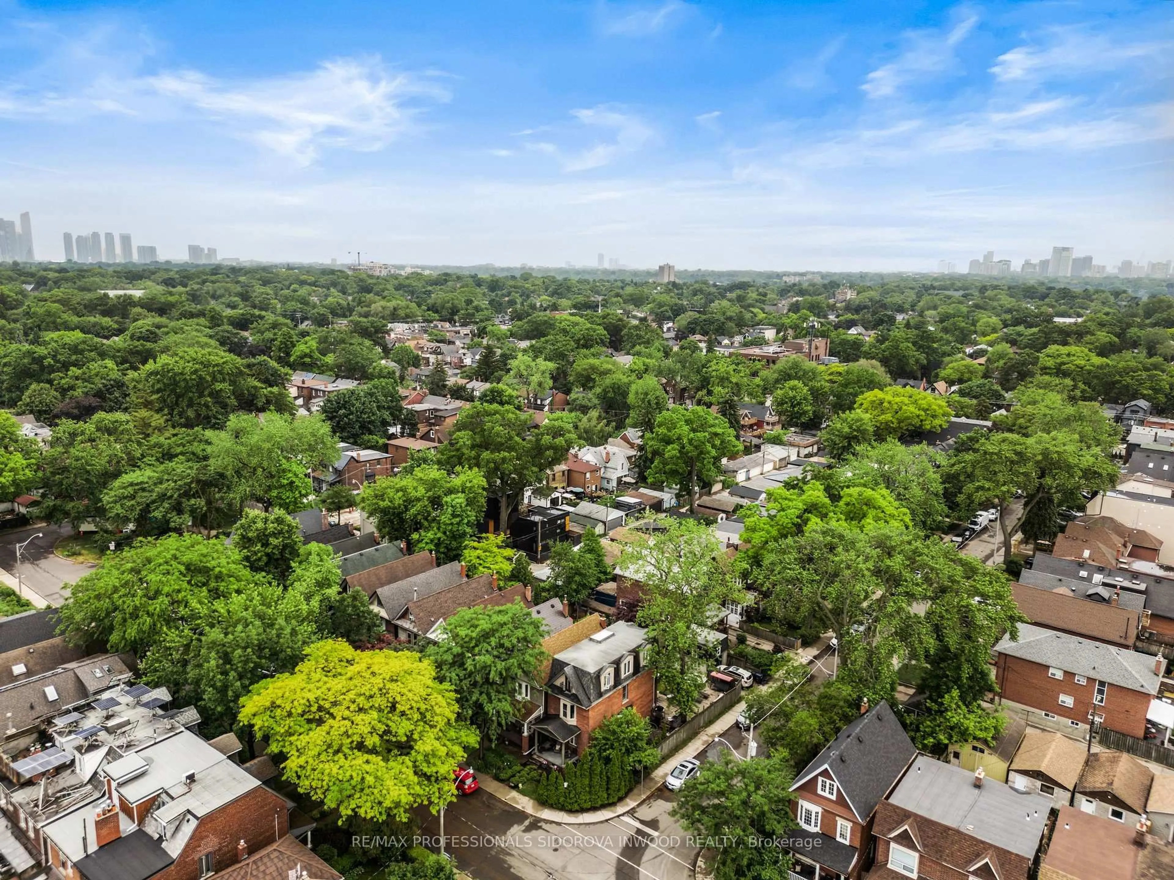 A pic from outside/outdoor area/front of a property/back of a property/a pic from drone, city buildings view from balcony for 224 Gilmour Ave, Toronto Ontario M6P 3B4