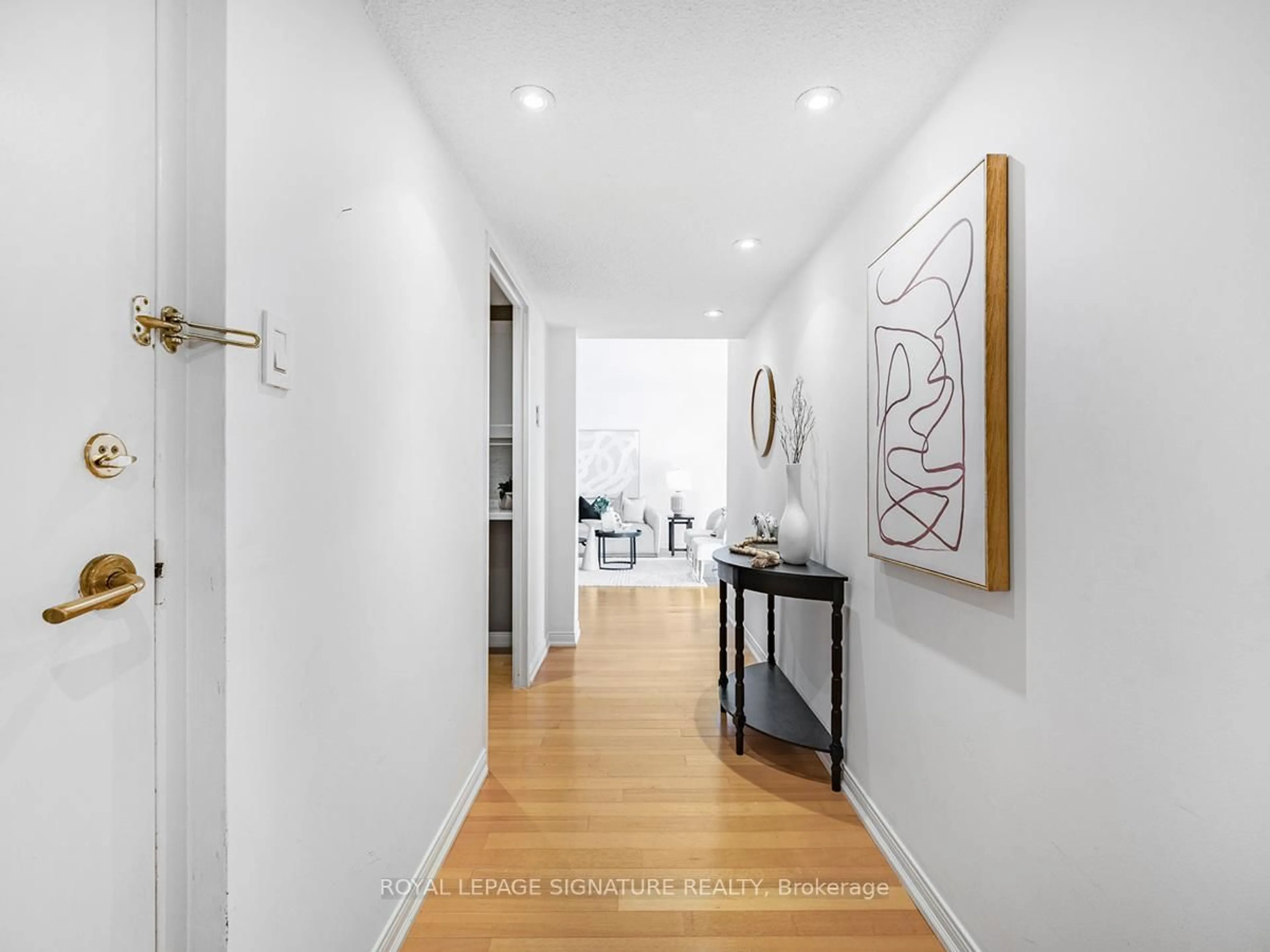 Indoor entryway for 2045 Lake Shore Blvd #1008, Toronto Ontario M8V 2Z6