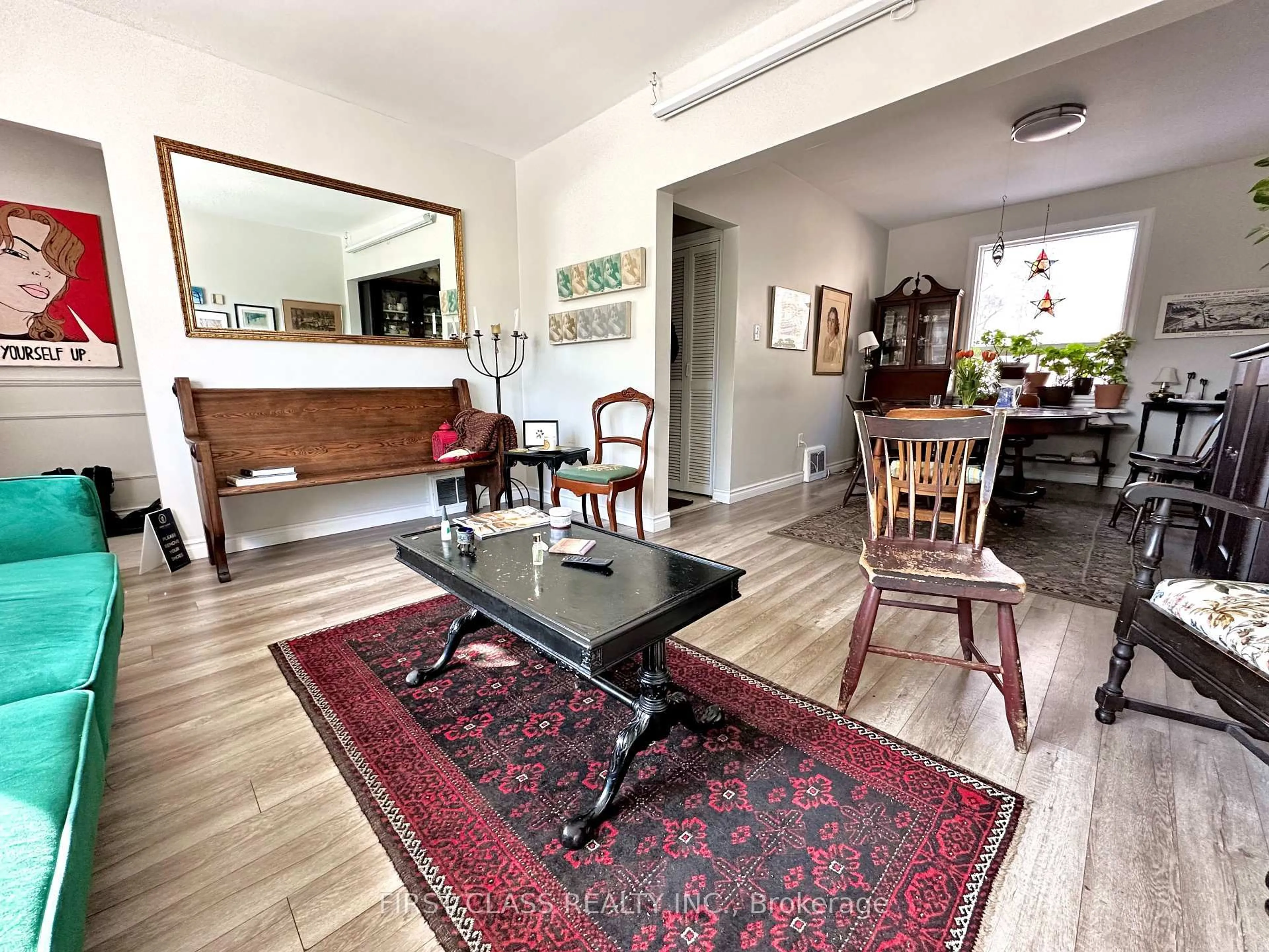 Living room with furniture, unknown for 82 Hillcroft Dr, Toronto Ontario M9B 4X9