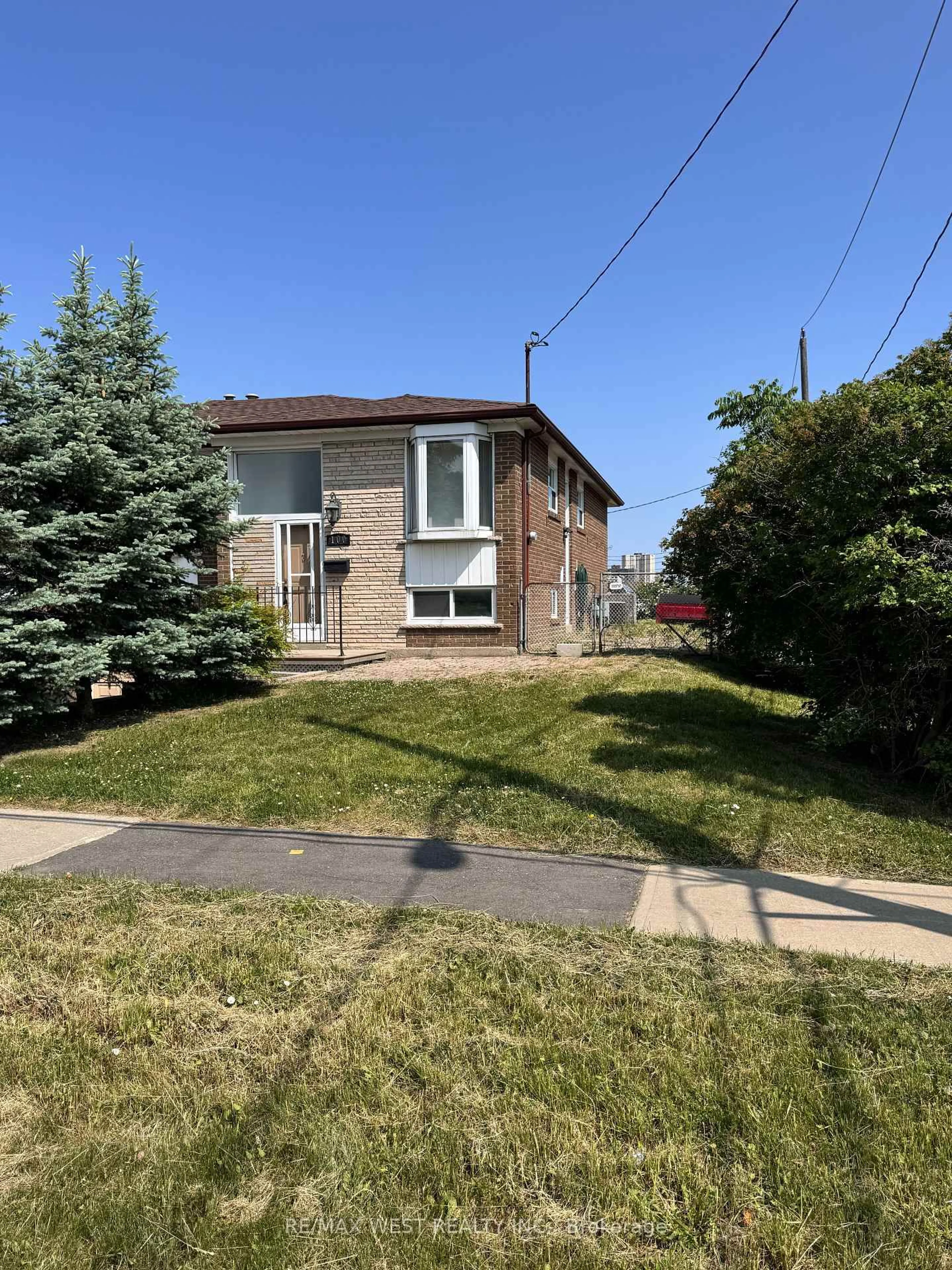 Unknown for 100 Spenvalley Dr, Toronto Ontario M3L 1Z3