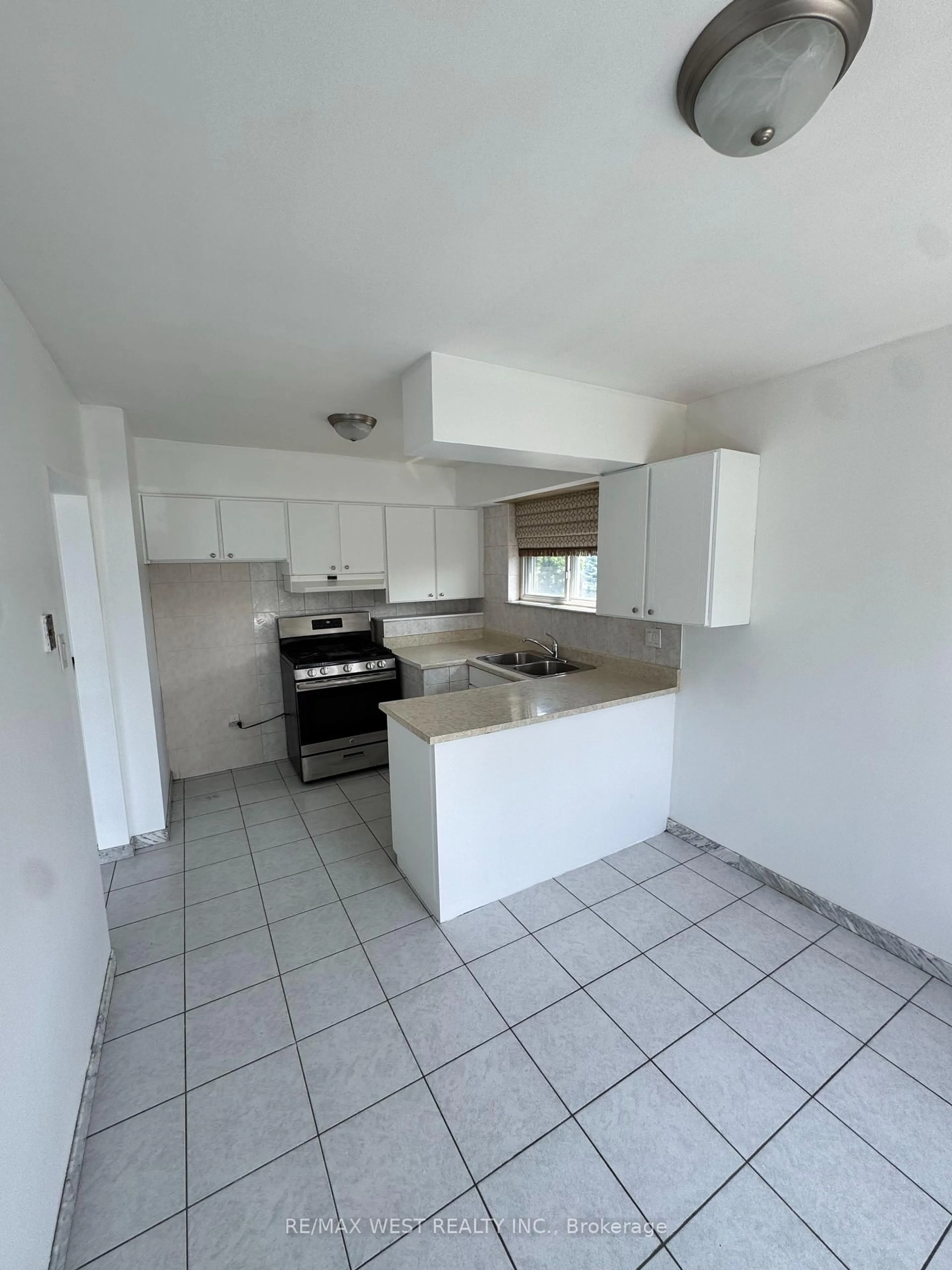 Standard kitchen, unknown for 100 Spenvalley Dr, Toronto Ontario M3L 1Z3
