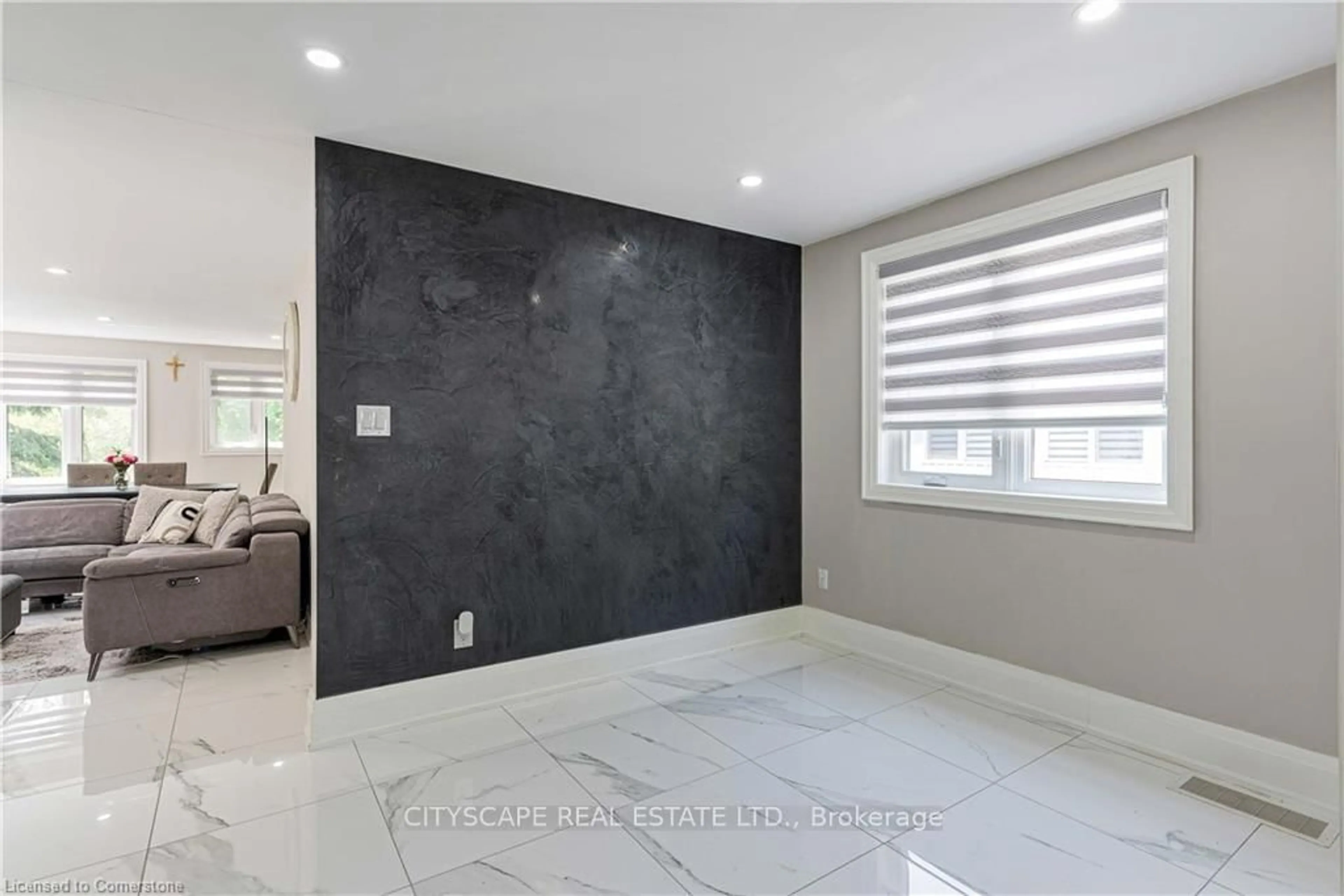 Unknown for 34 Mercer Dr, Brampton Ontario L6X 1B4