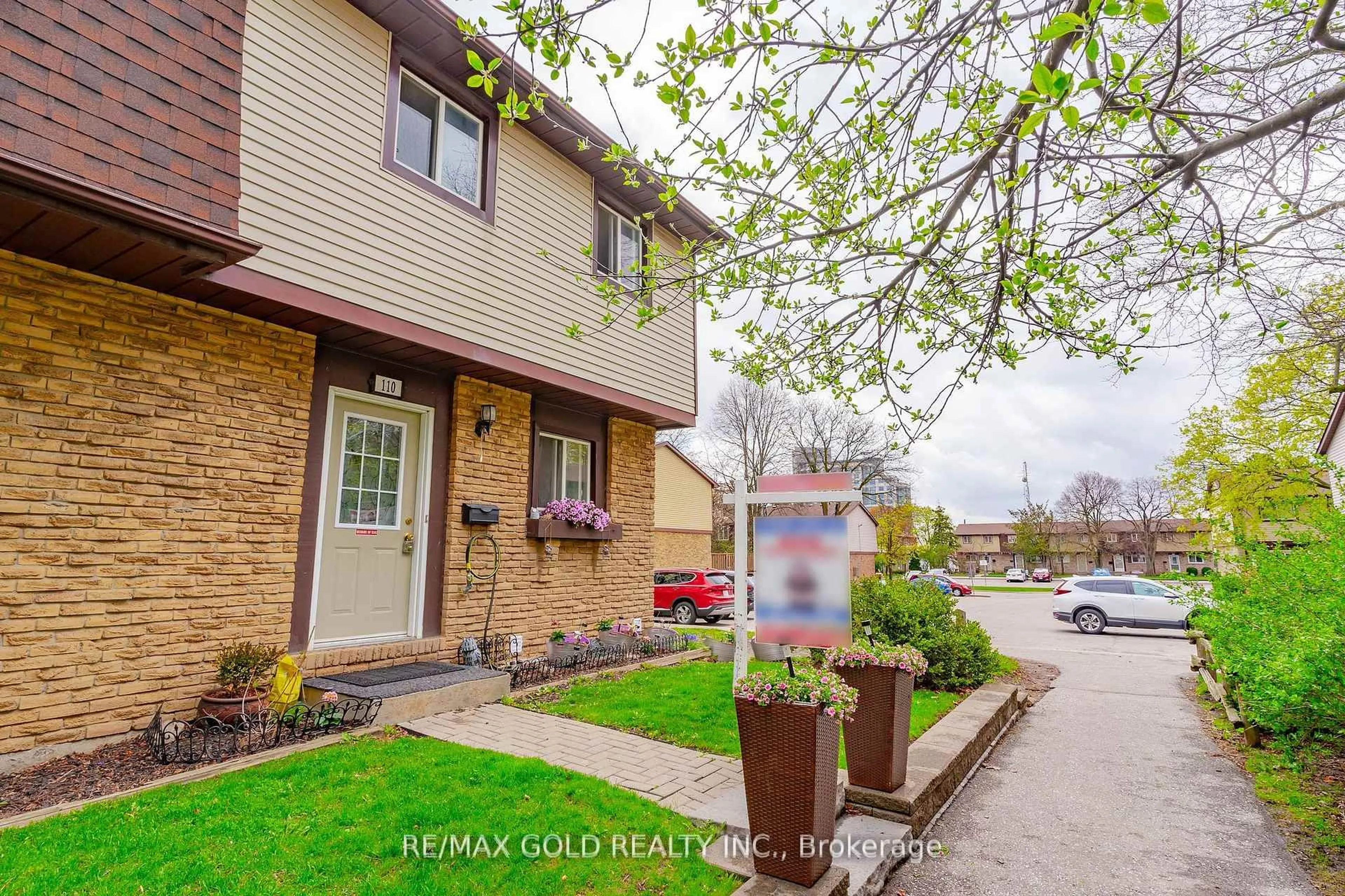 Unknown for 45 Hansen Rd #110, Brampton Ontario L6V 3C5
