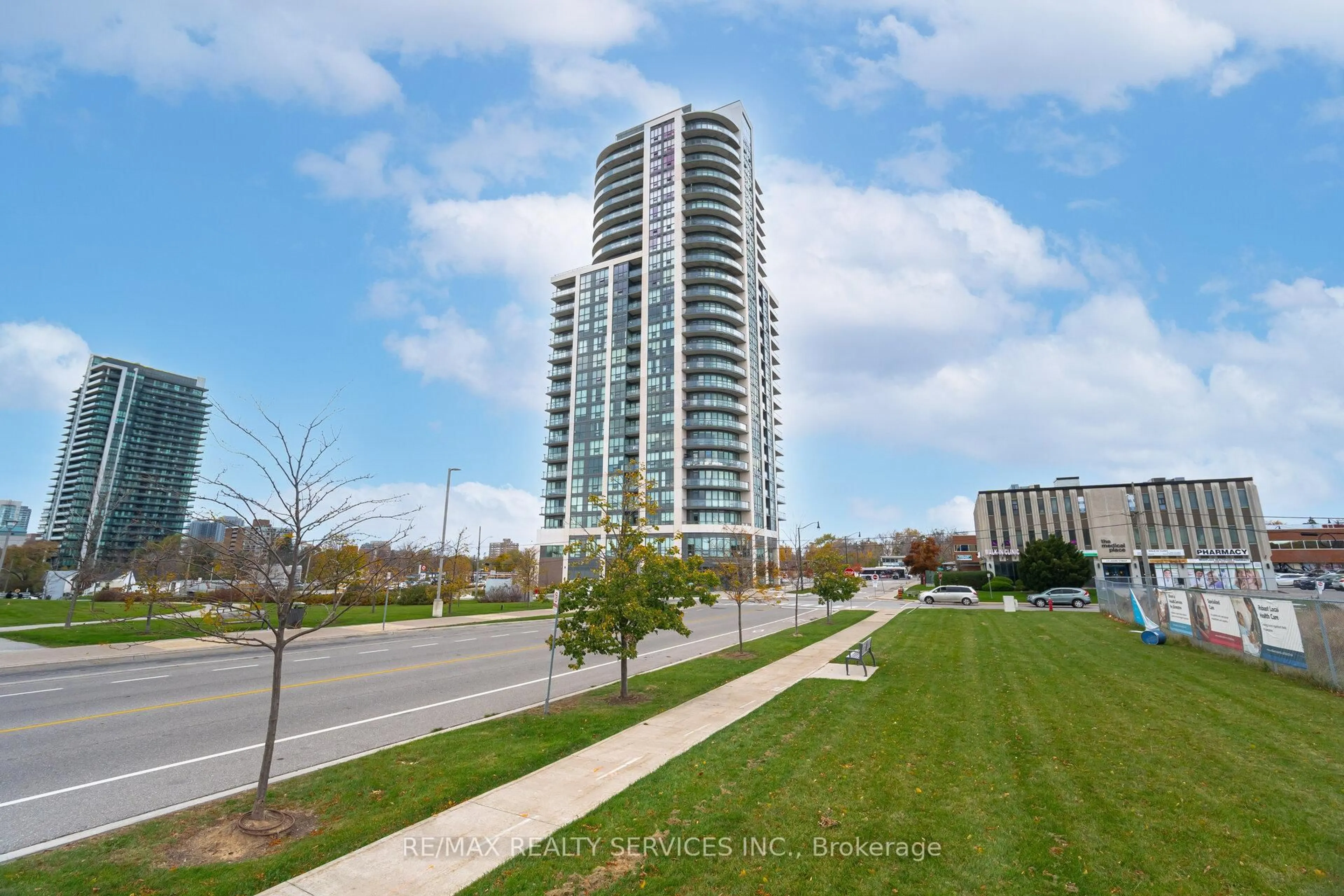 A pic from outside/outdoor area/front of a property/back of a property/a pic from drone, unknown for 15 Lynch St #1202, Brampton Ontario L6W 0C7