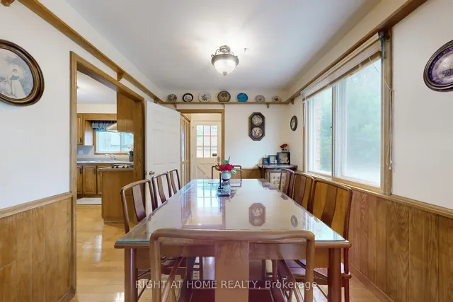 Additional image 35 of 1924 Steepbank Cres
