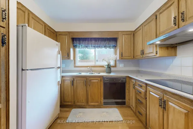 Additional image 33 of 1924 Steepbank Cres