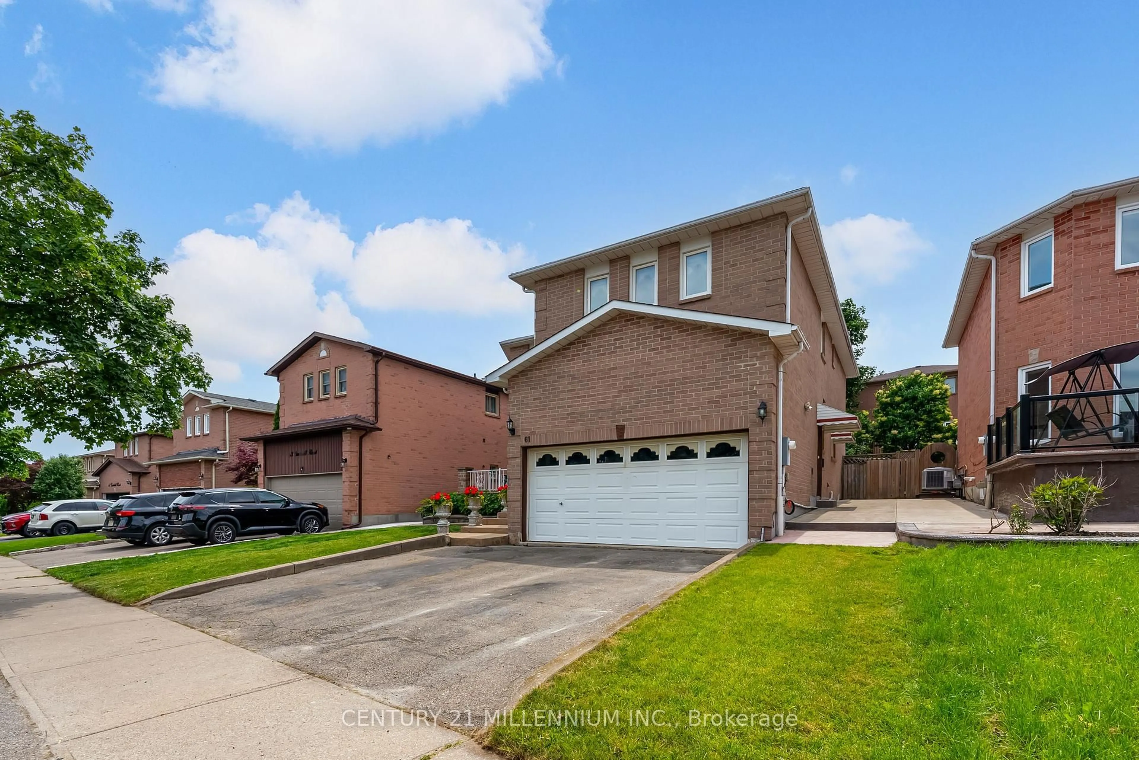 Home with brick exterior material, street for 61 Castlehill Rd, Brampton Ontario L6X 4C9