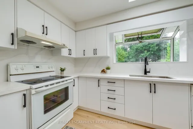 Additional property image - 564 Dynes Rd