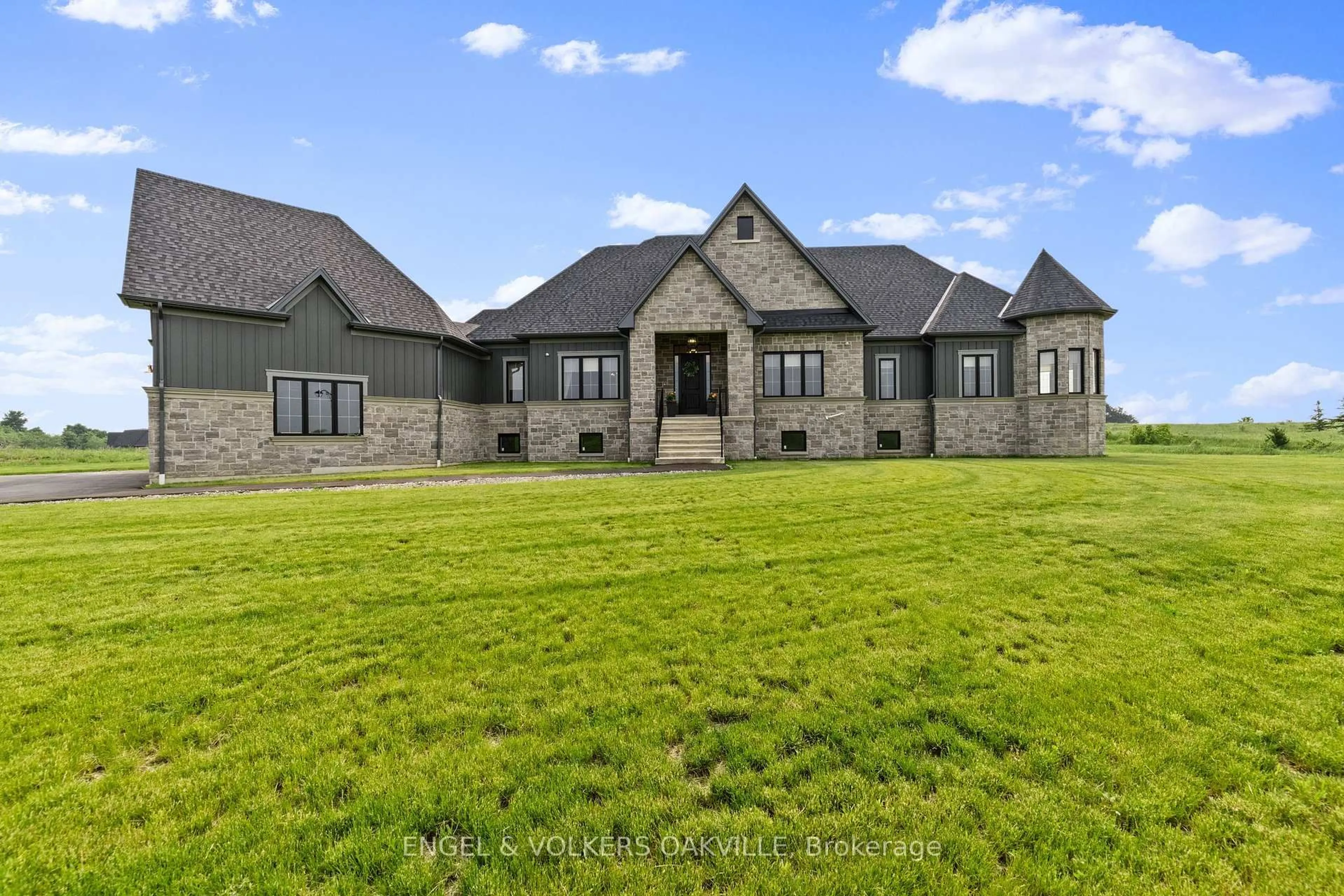 A pic from outside/outdoor area/front of a property/back of a property/a pic from drone, unknown for 91 Logan Rd, Caledon Ontario L7E 4L5