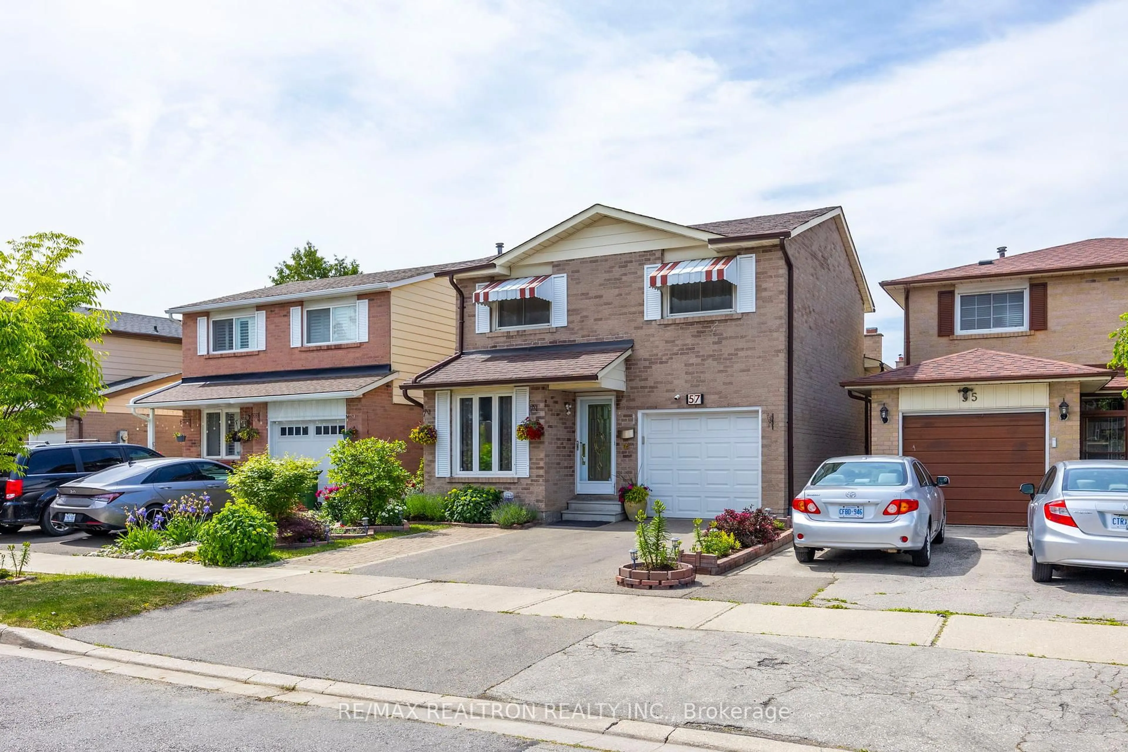A pic from outside/outdoor area/front of a property/back of a property/a pic from drone, street for 57 Franca Cres, Toronto Ontario M9V 4T9