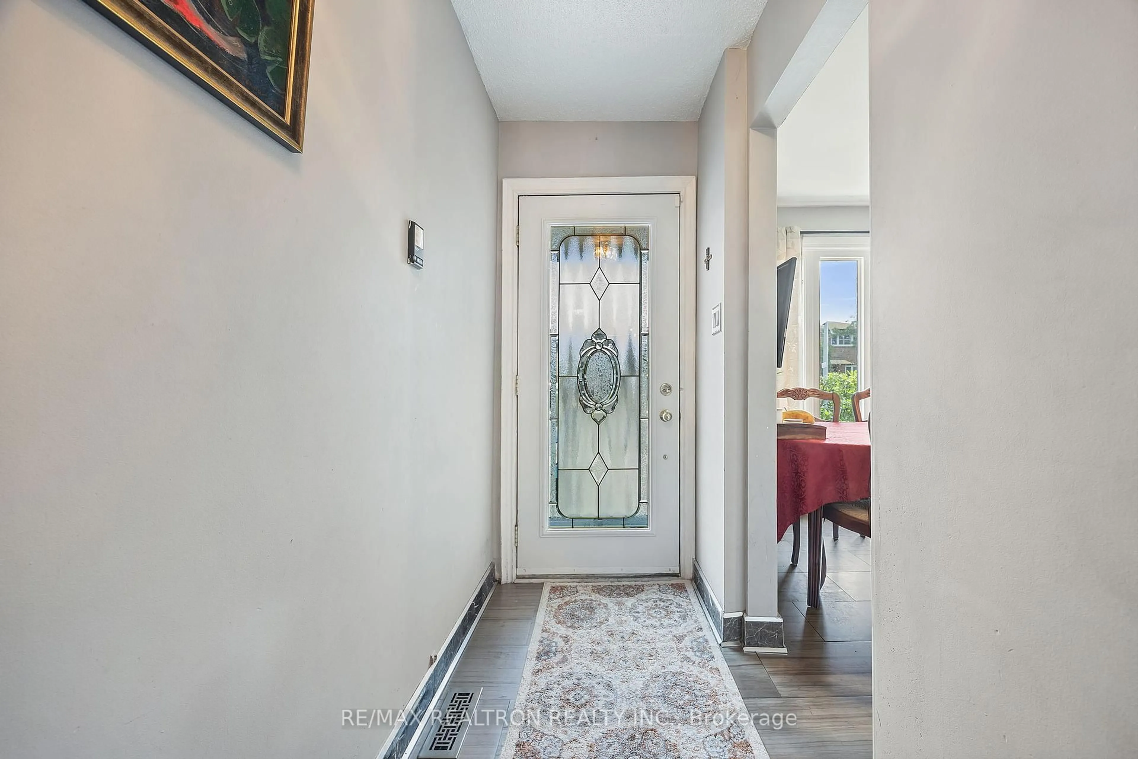 Indoor entryway for 57 Franca Cres, Toronto Ontario M9V 4T9