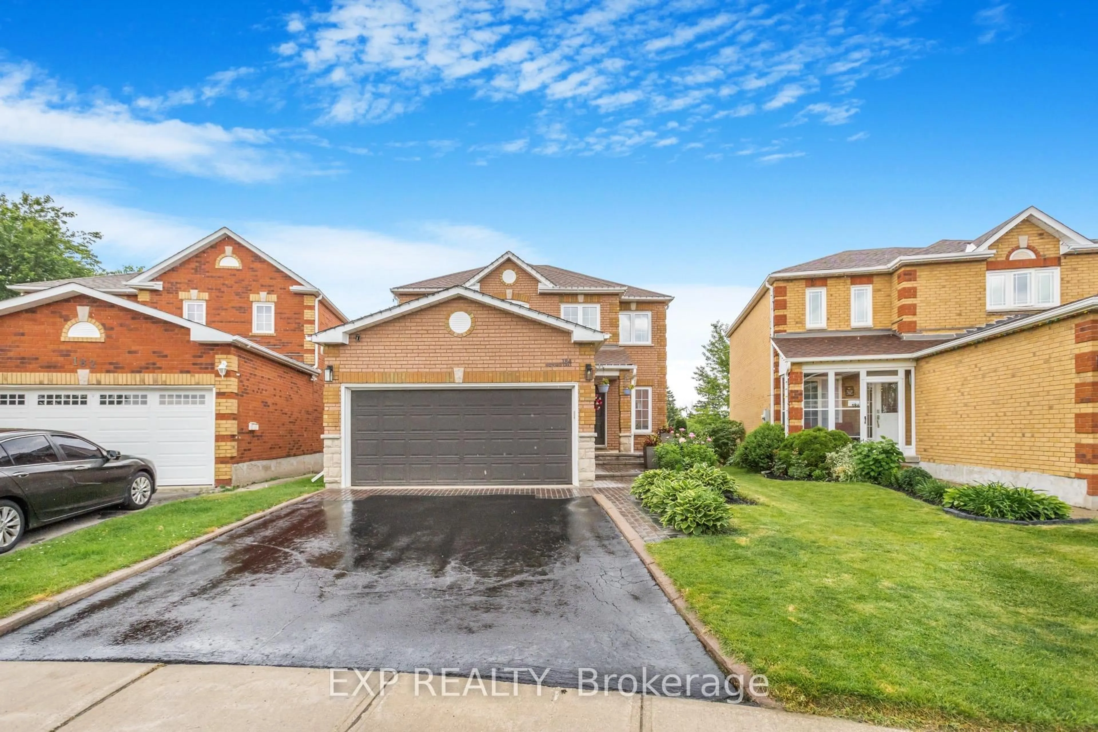 A pic from outside/outdoor area/front of a property/back of a property/a pic from drone, street for 184 Howard Cres, Orangeville Ontario L9W 4W3