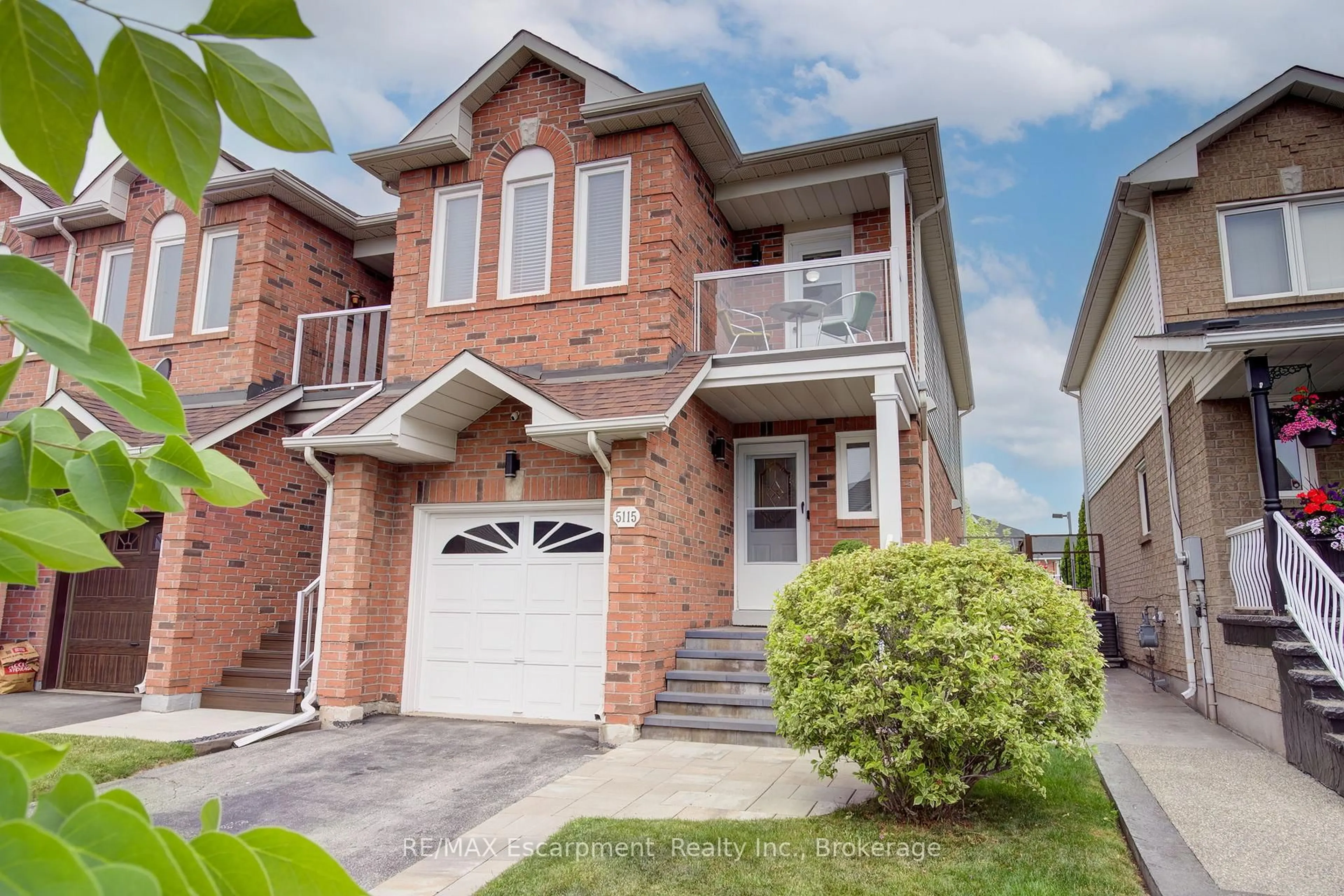 Home with brick exterior material, street for 5115 Thornburn Dr, Burlington Ontario L7L 6K2