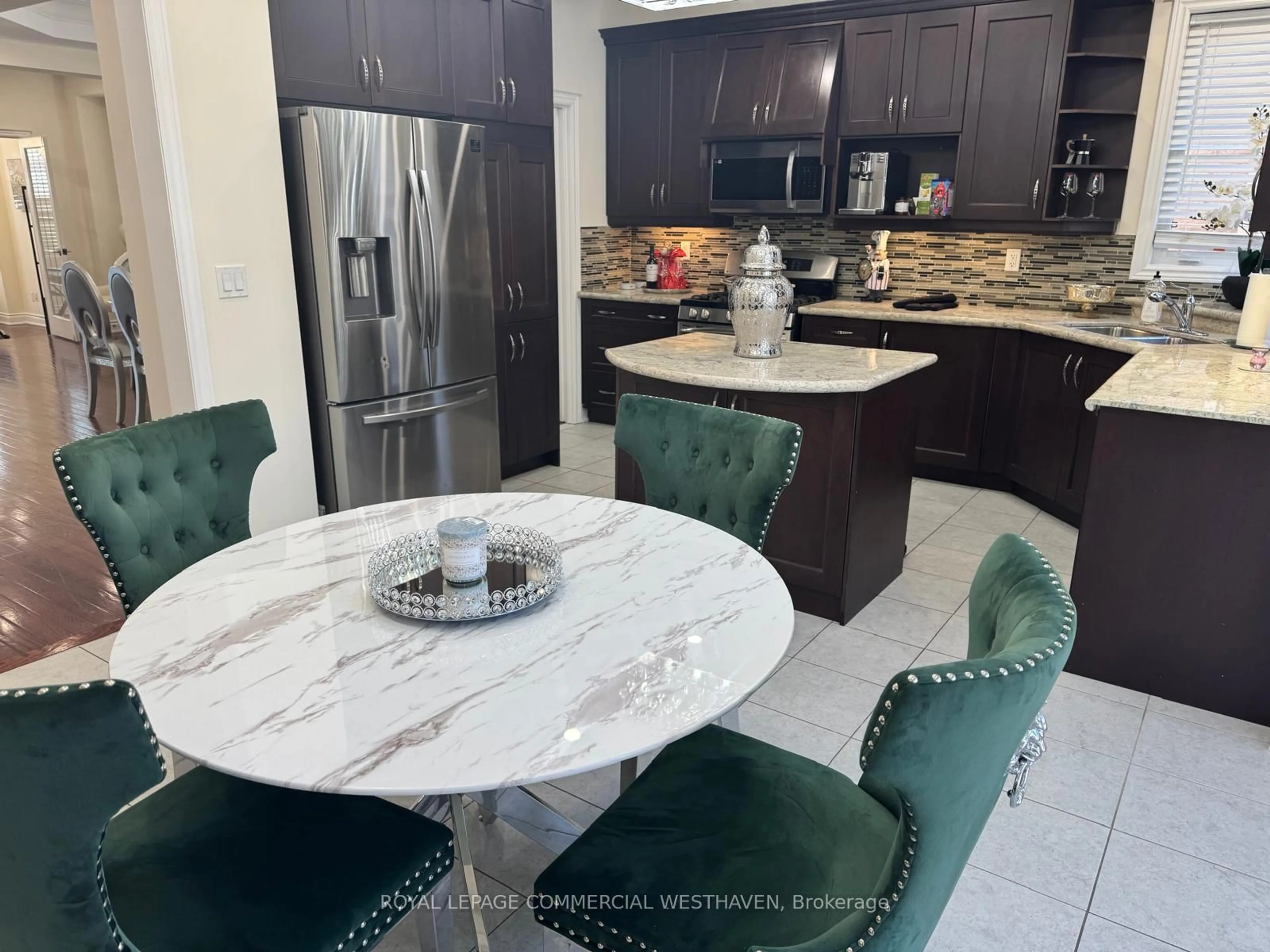 Open concept kitchen, ceramic/tile floor for 15 Quatro Cres, Brampton Ontario L6P 2T5