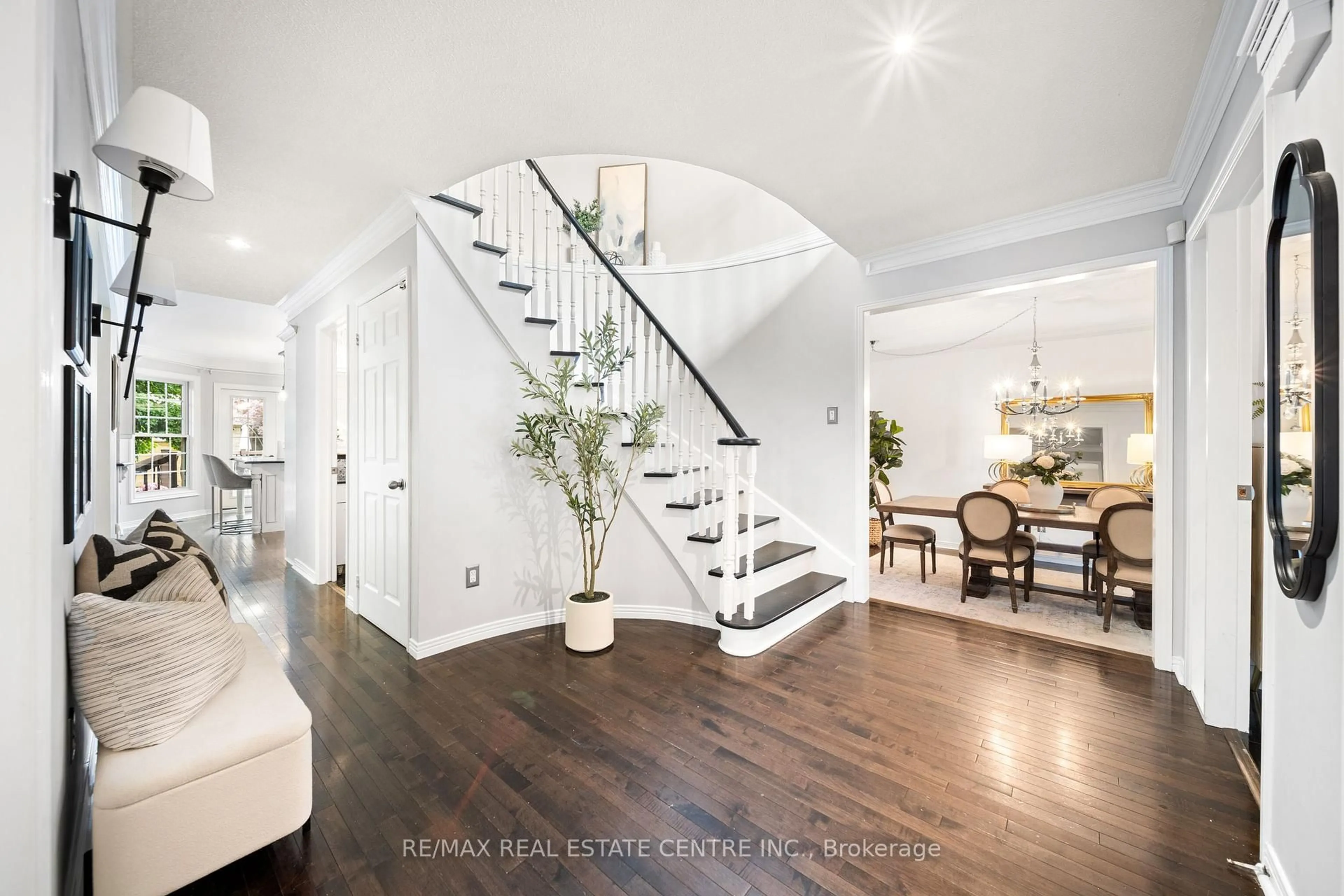 Unknown for 2067 Annette Crt, Burlington Ontario L7M 3W1