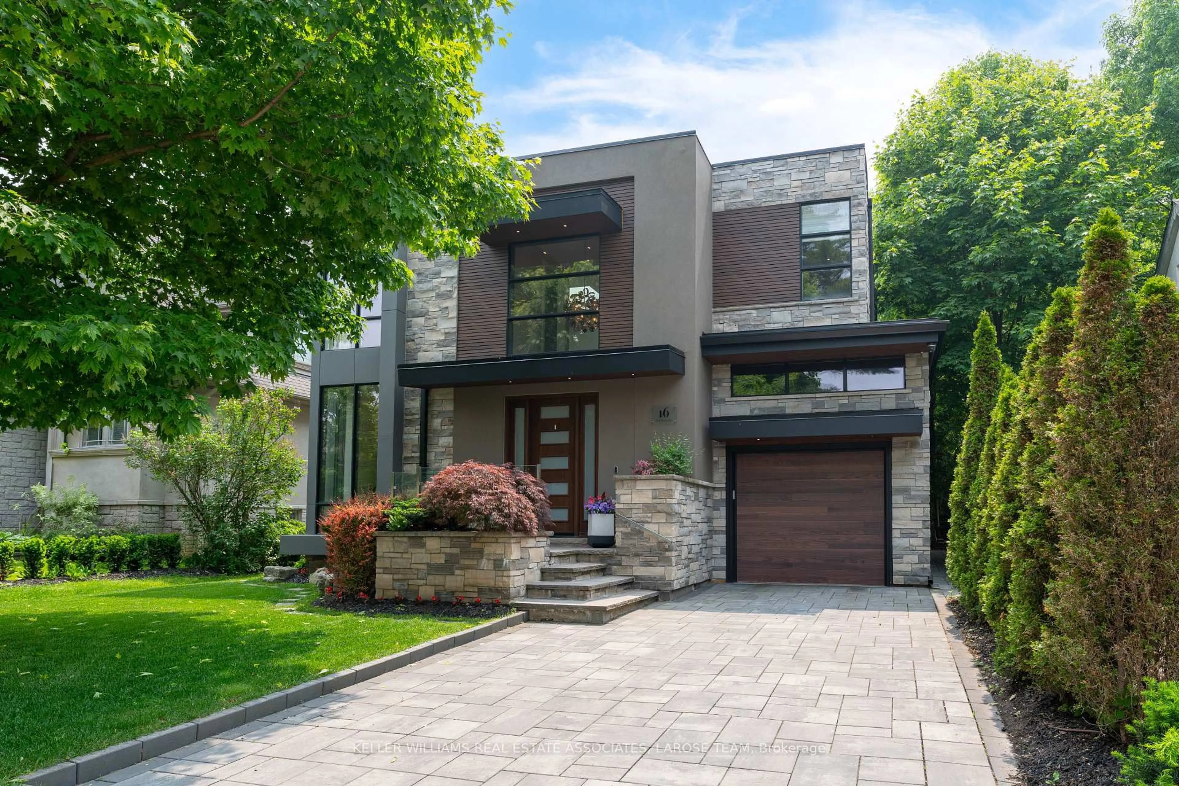 Home with brick exterior material, street for 16 Maple Ave, Mississauga Ontario L5H 2R6